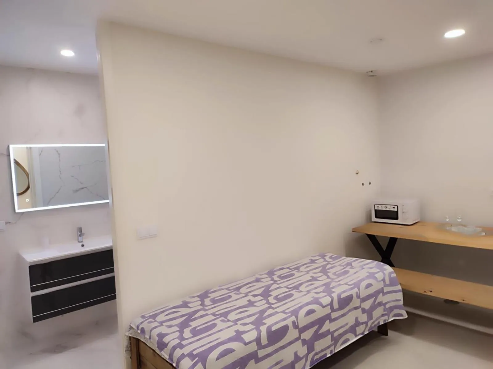 Living room, Bed in Casa Augusta 4