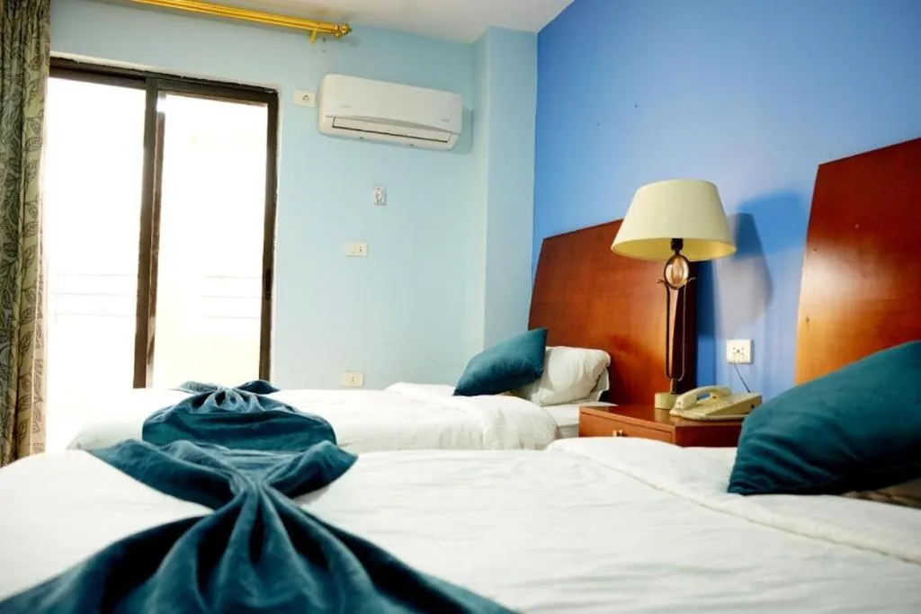 Bedroom, Bed in Conord Hotel