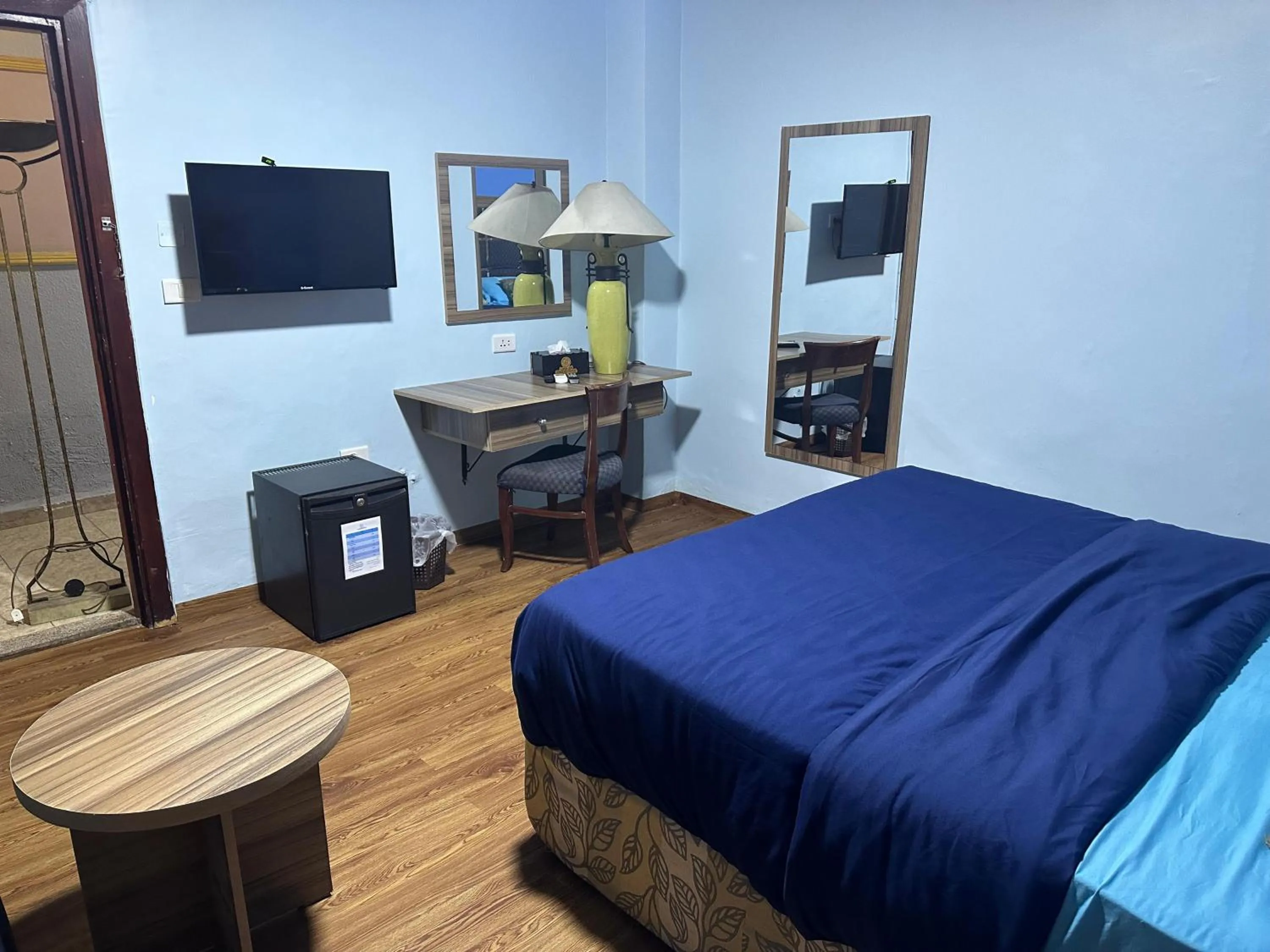 Bedroom, Bed in Conord Hotel