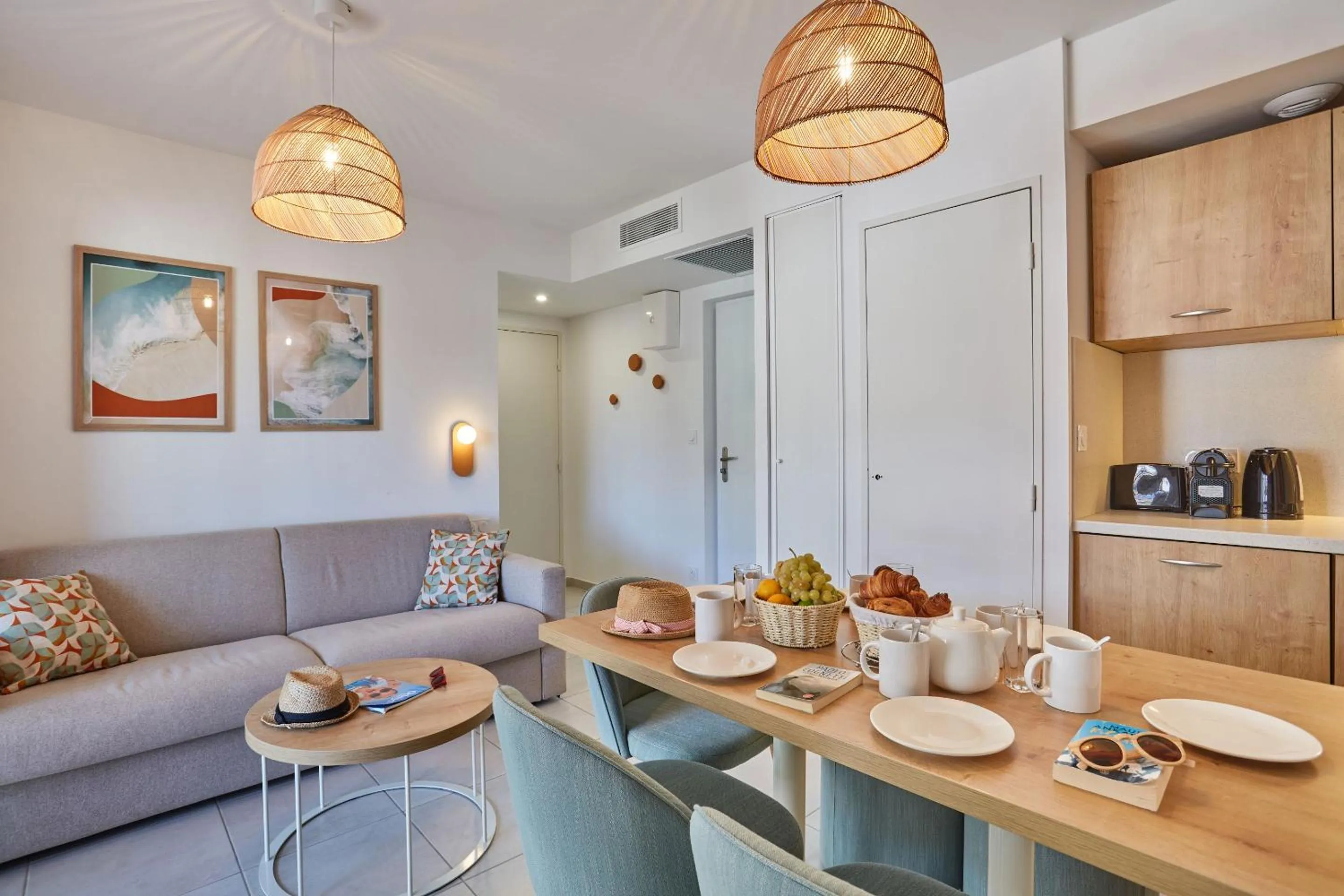 Dining area in Résidence Odalys Riviera