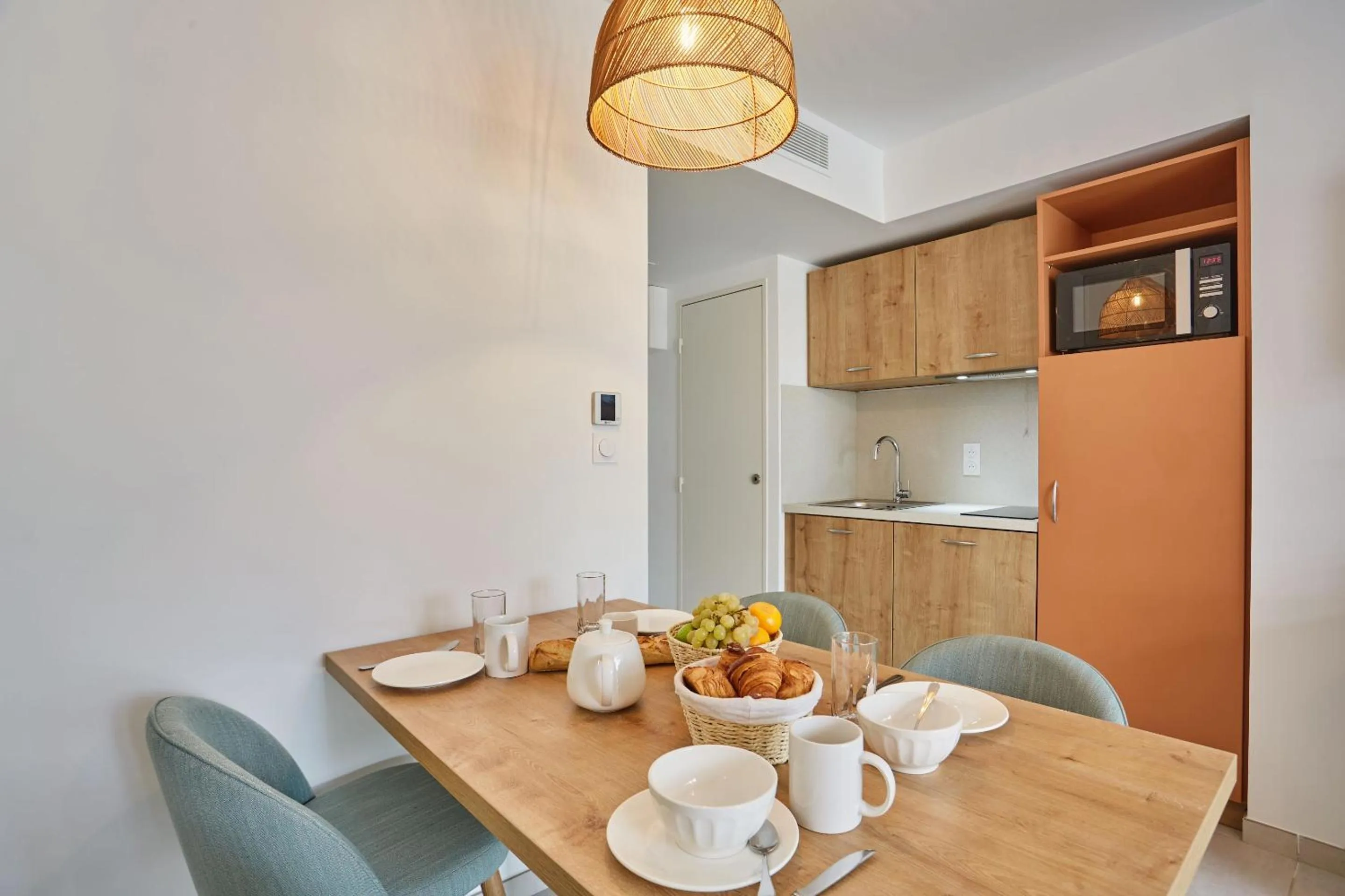 Dining area in Résidence Odalys Riviera