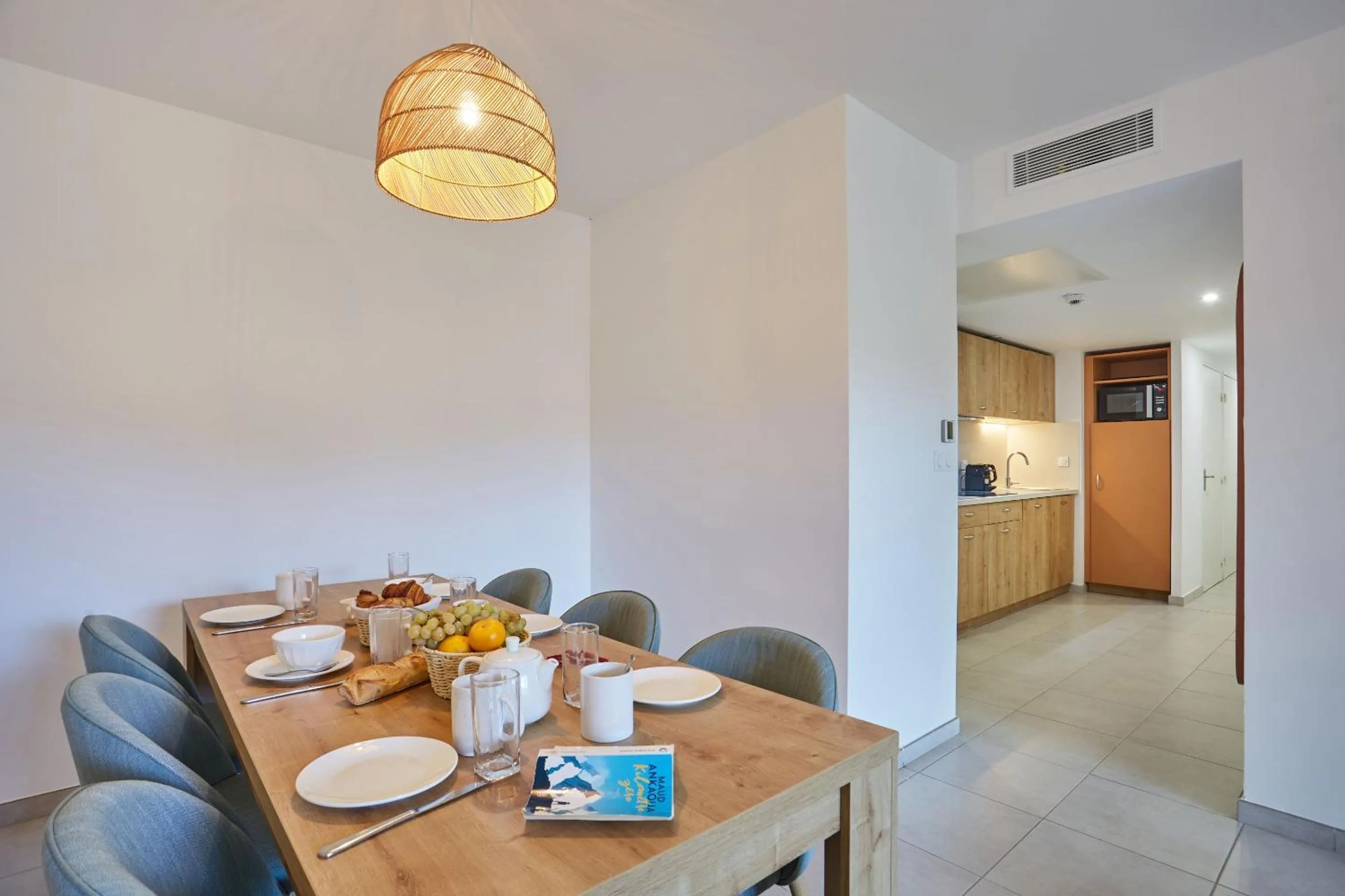 Dining area in Résidence Odalys Riviera