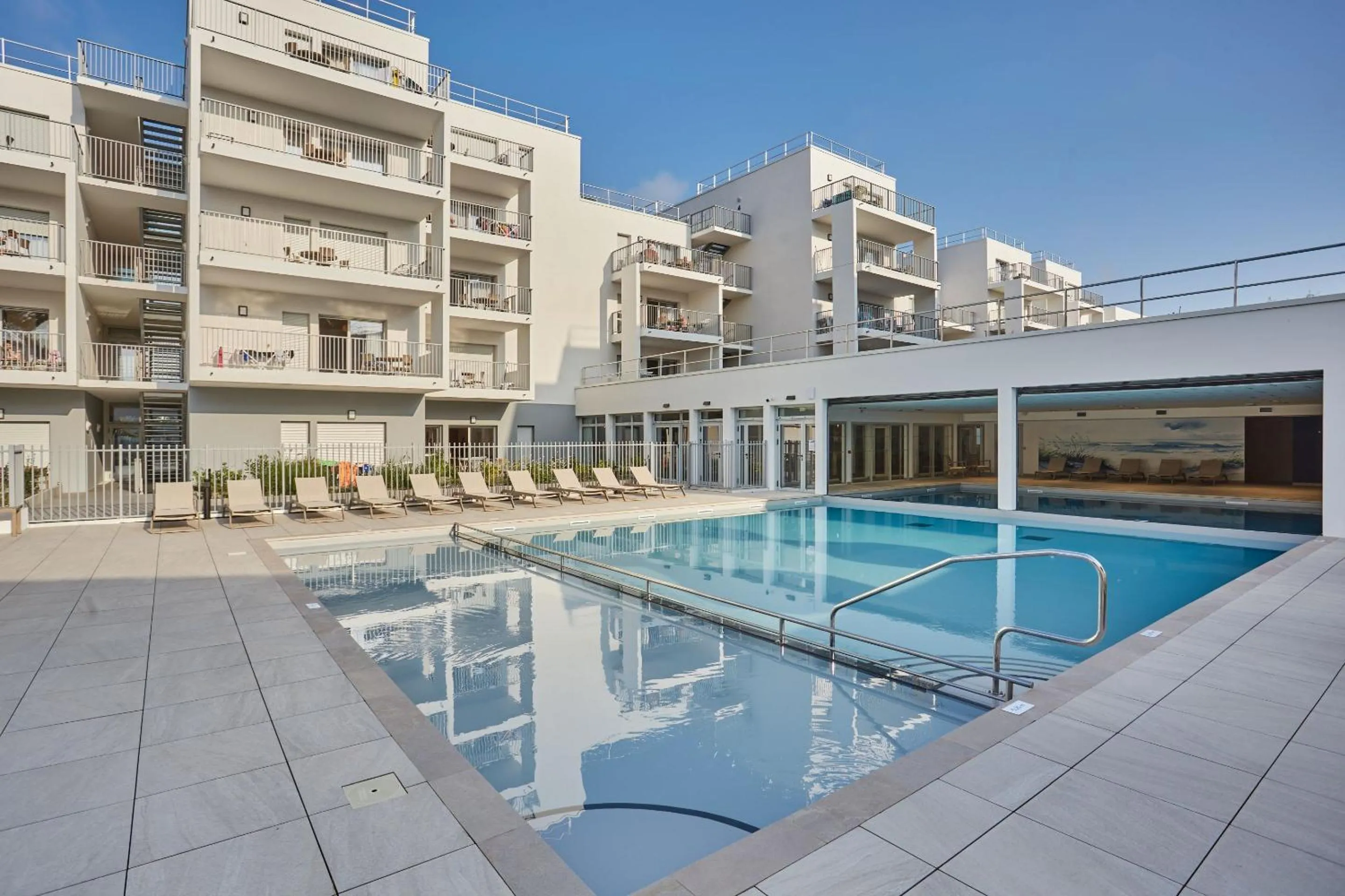 Swimming pool in Résidence Odalys L'Orée du Parc
