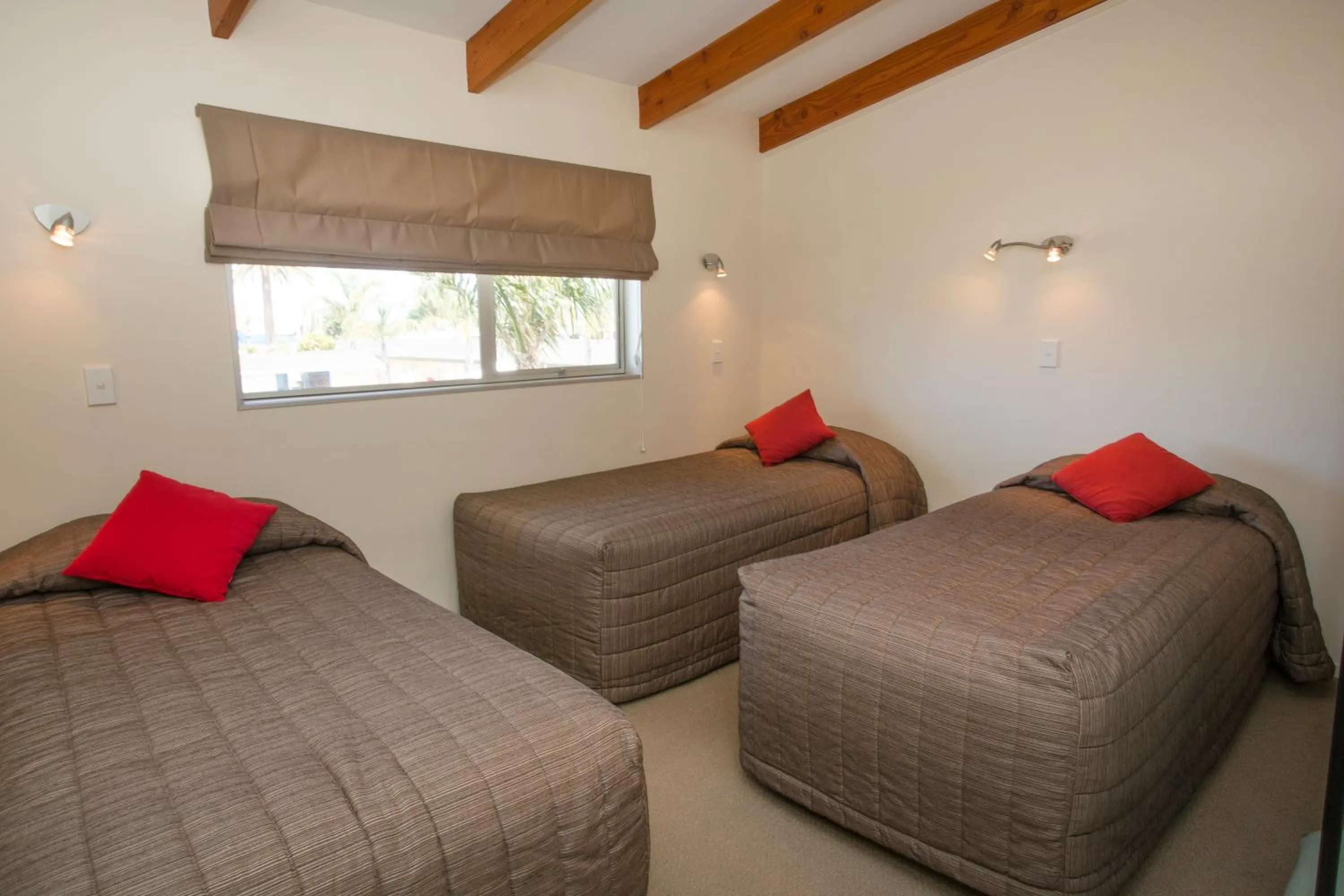 Day, Bed in Palm Pacific Resort & Motel