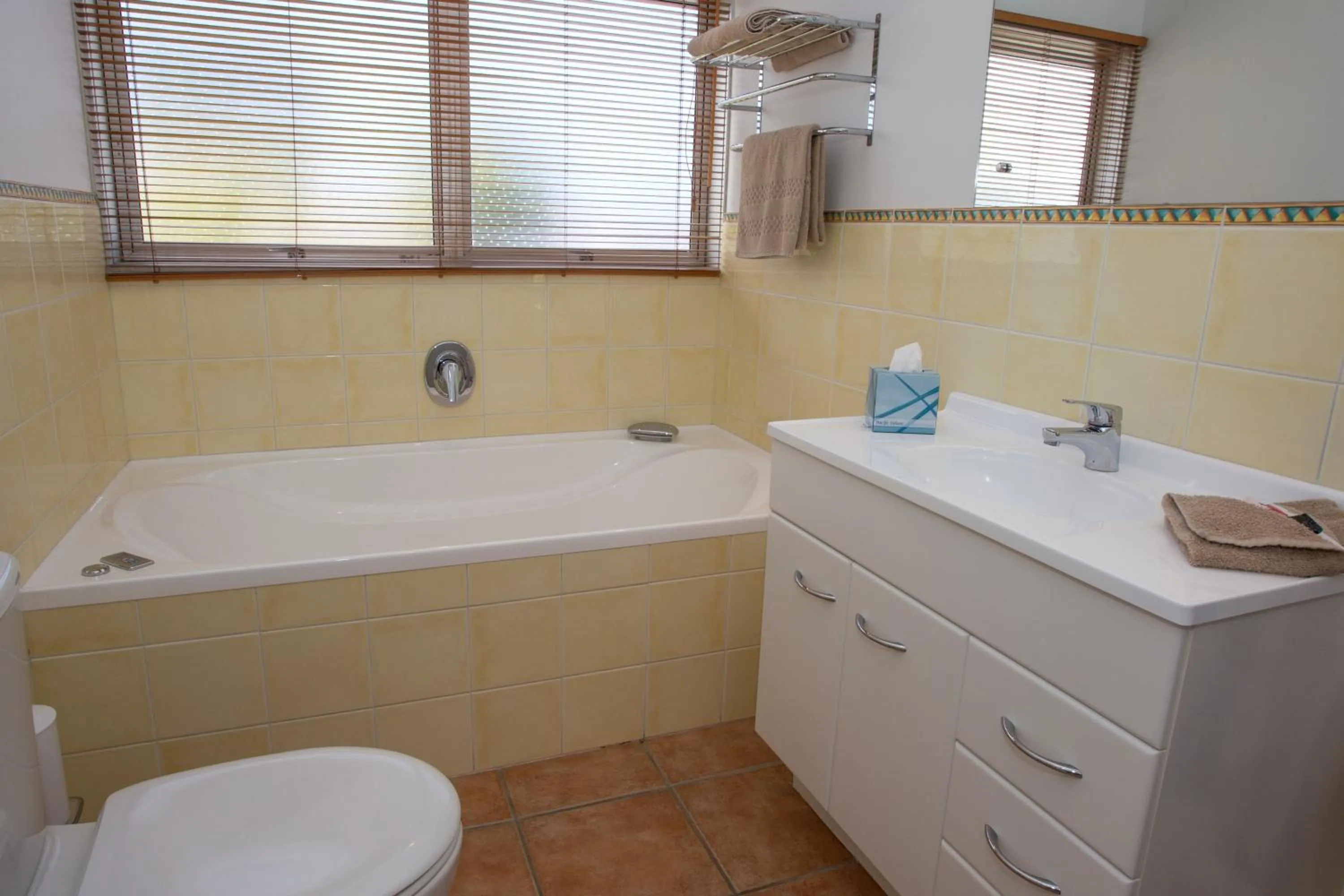 Bathroom in Palm Pacific Resort & Motel