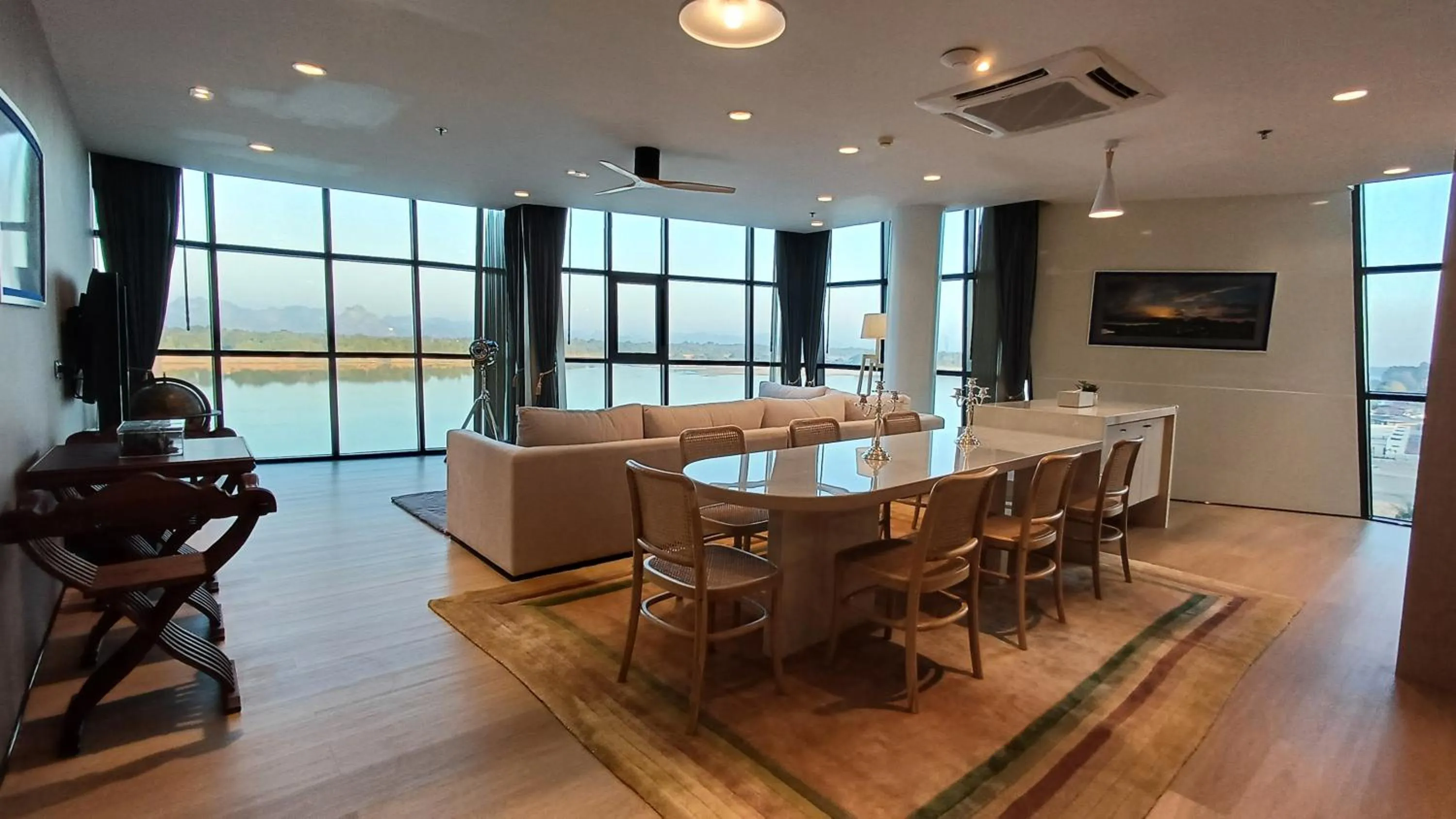 Living room in Naka-Raj Escape Hotel