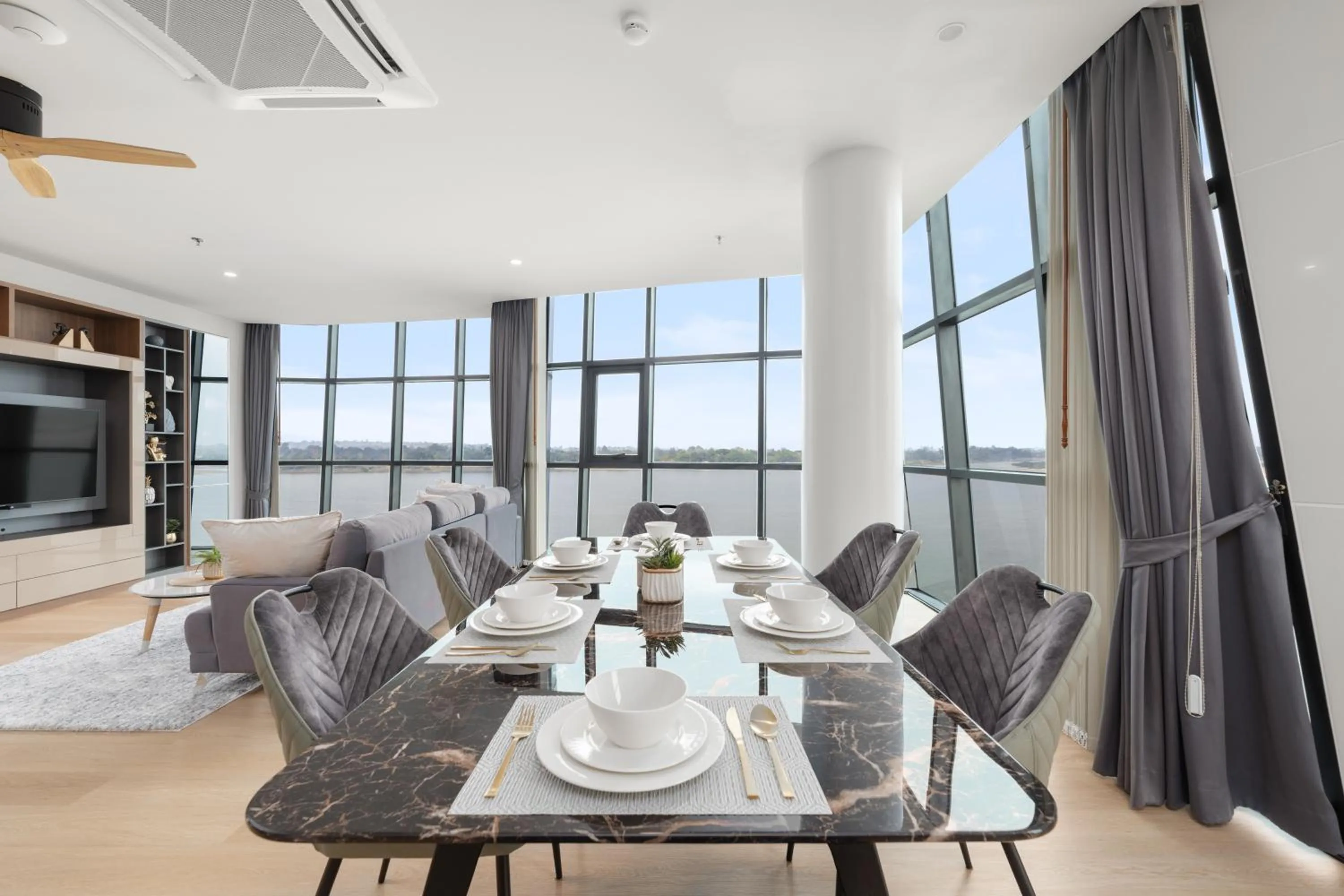 Dining area in Naka-Raj Escape Hotel