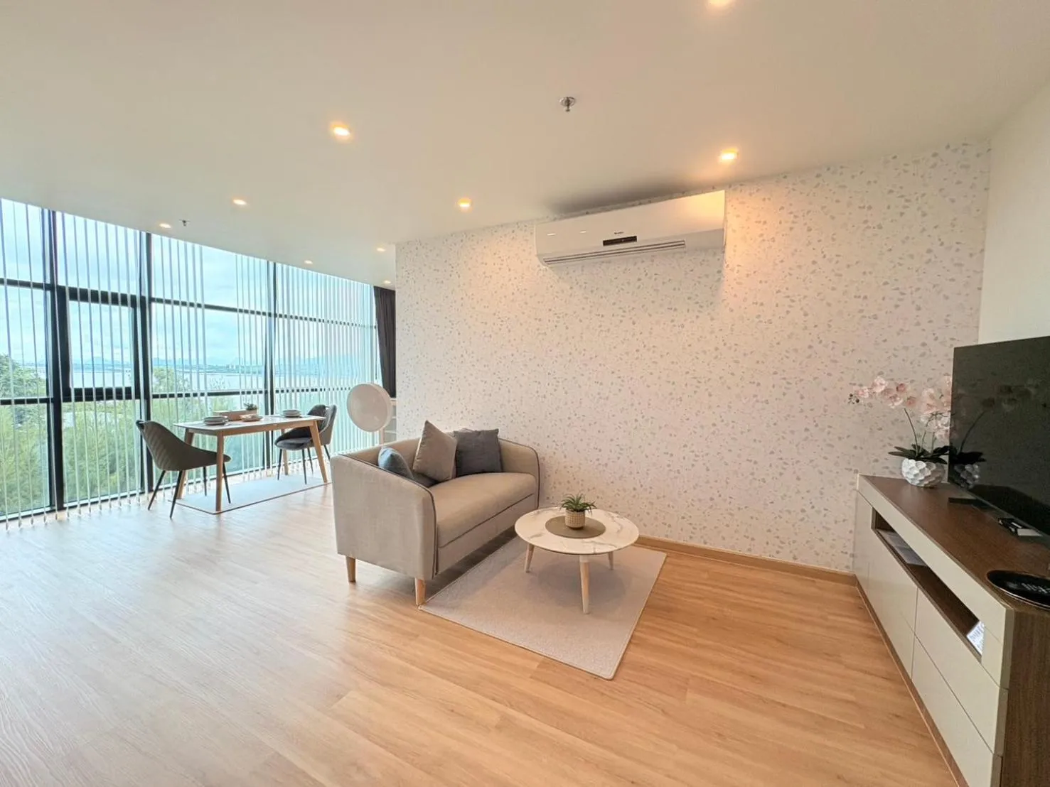 Living room in Naka-Raj Escape Hotel