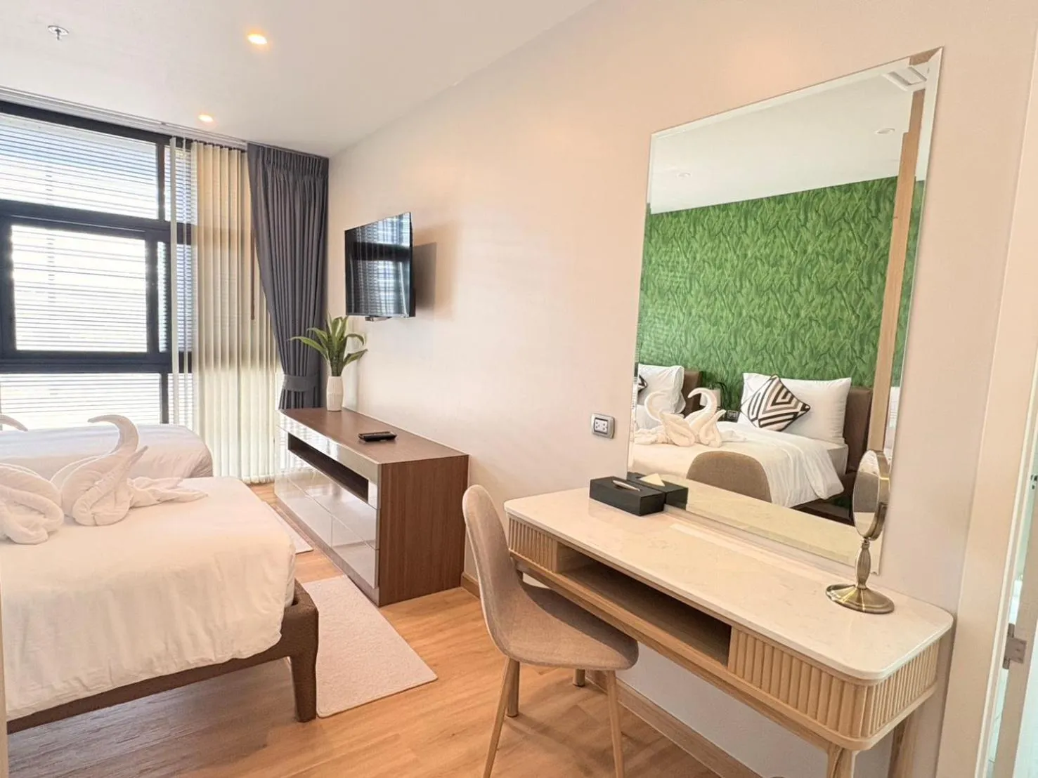 Photo of the whole room, Bed in Naka-Raj Escape Hotel