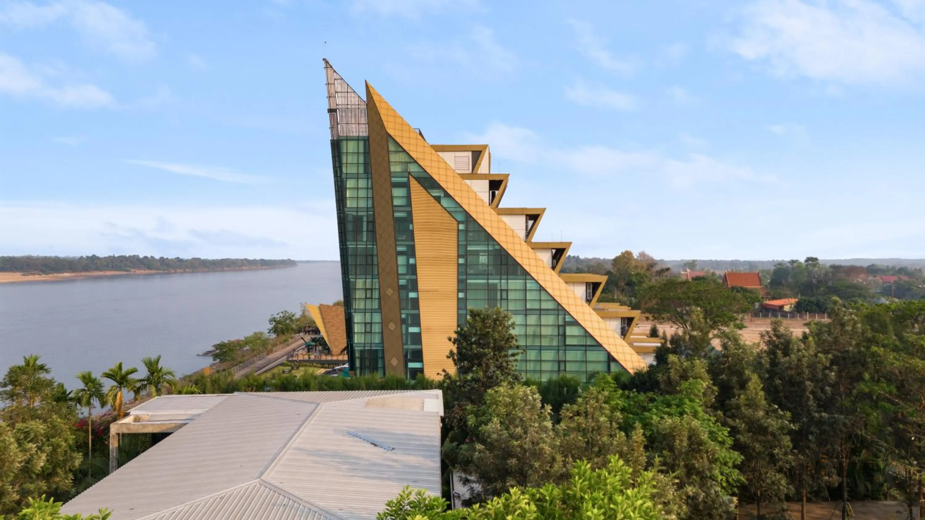 Day in Naka-Raj Escape Hotel