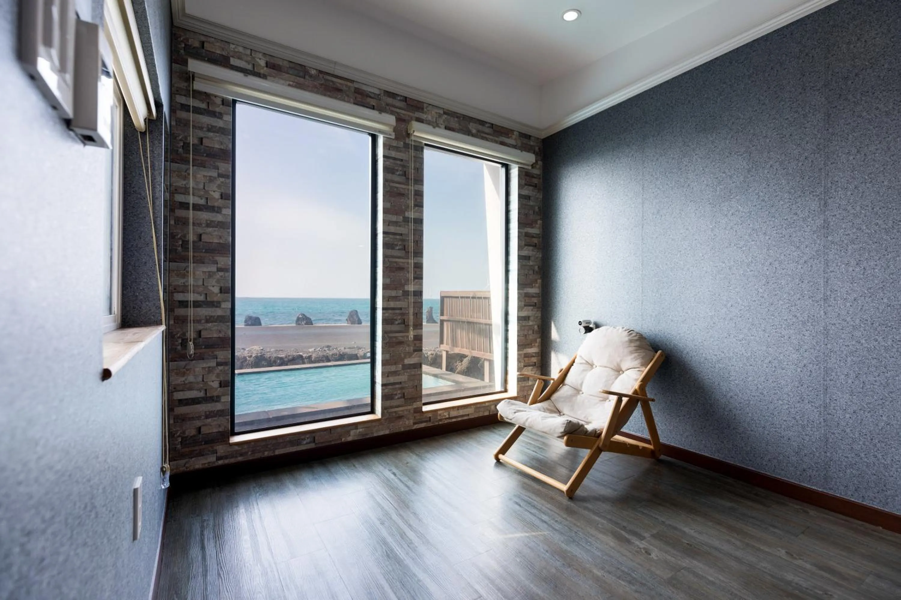 Day in Aqua Beautique Poolvilla