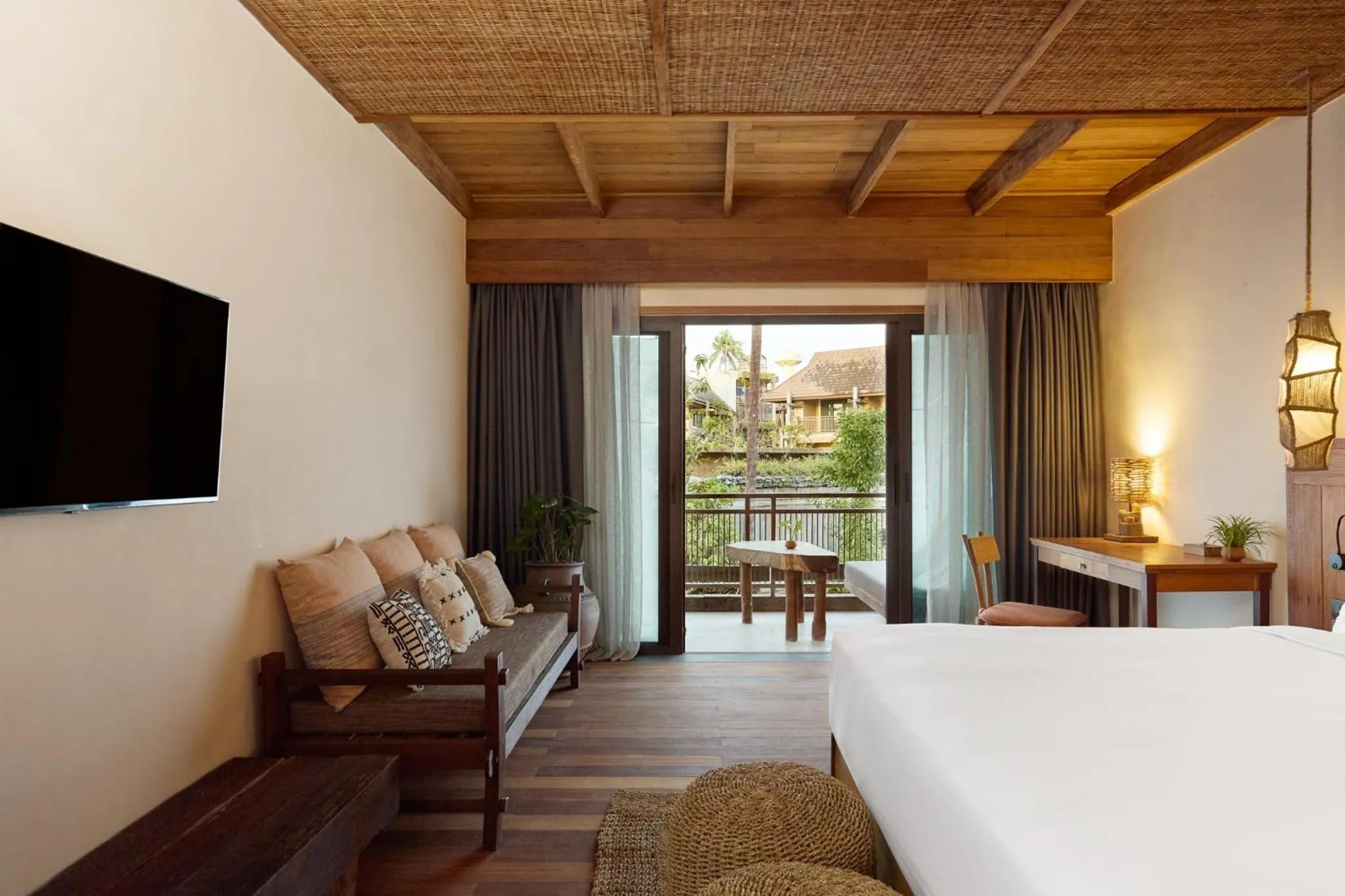 Photo of the whole room, Bed in Vignette Collection Dinso Resort & Villas Ko Chang by IHG