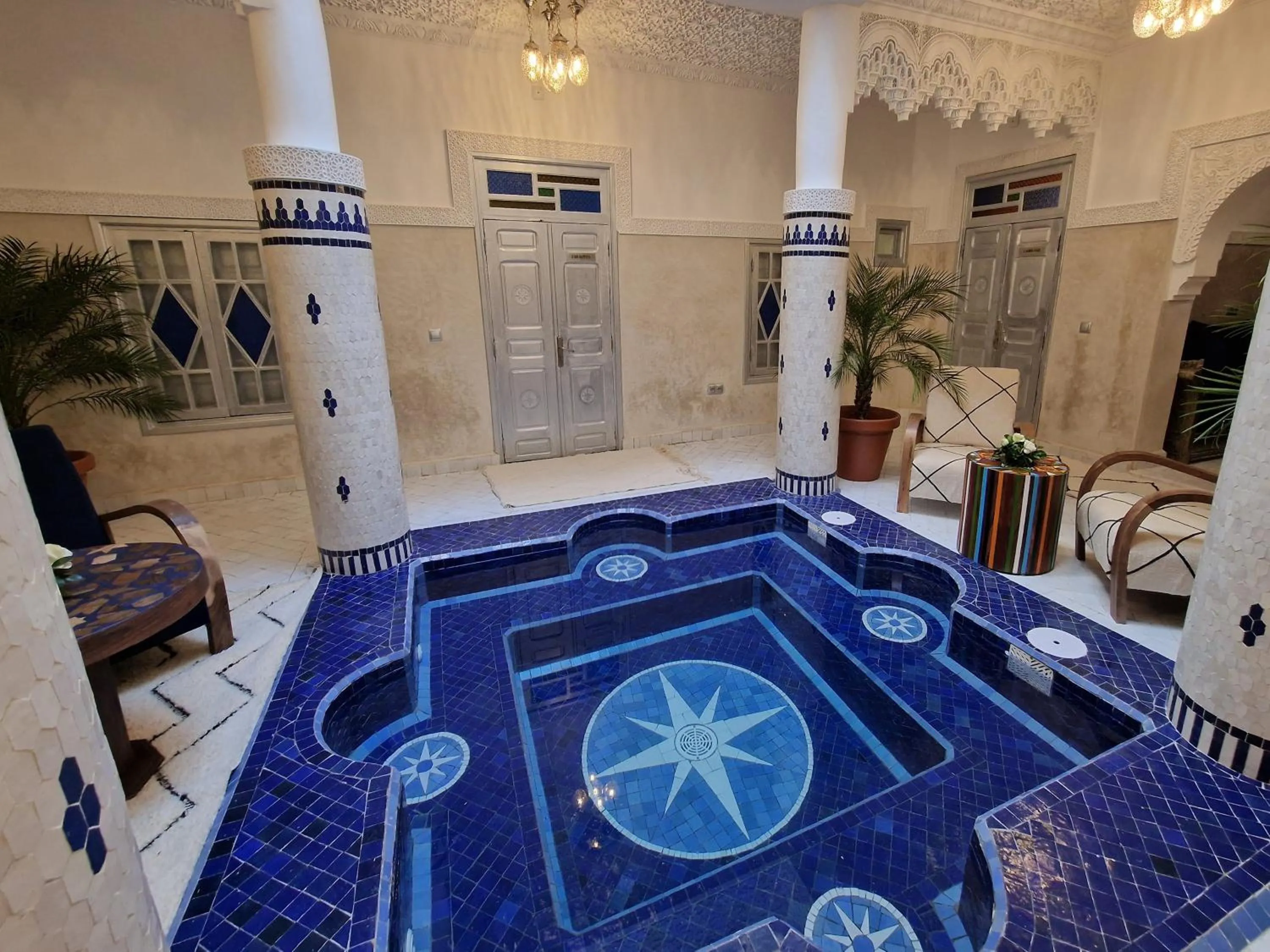 Swimming pool in Riad Explore - Marrakech Medina Boutique Guest House
