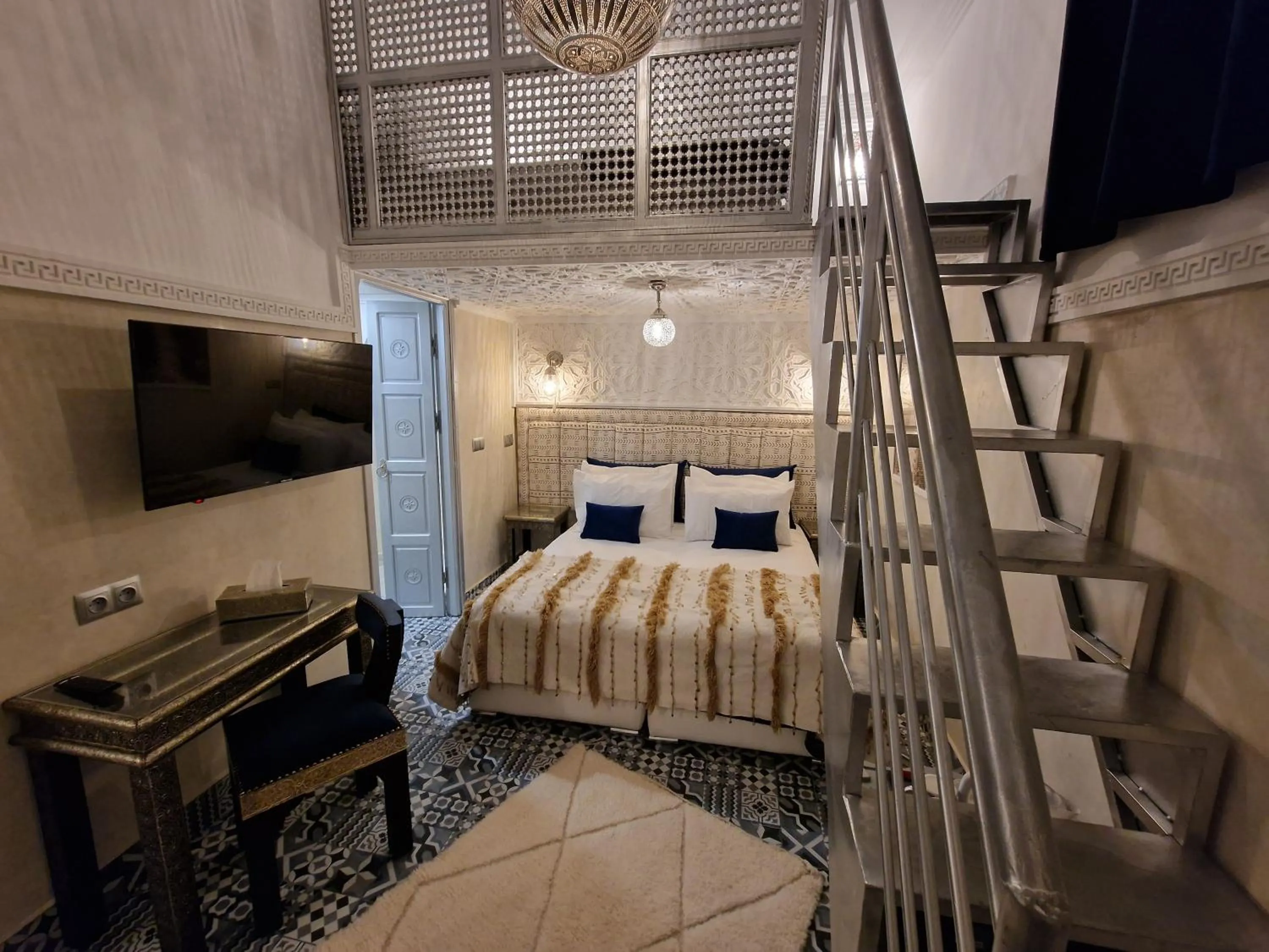 Bed in Riad Explore - Marrakech Medina Boutique Guest House
