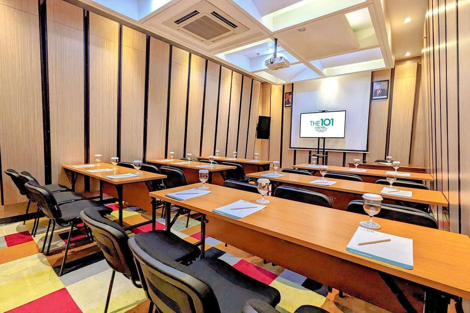 Meeting/conference room in THE 1O1 Bandung Dago