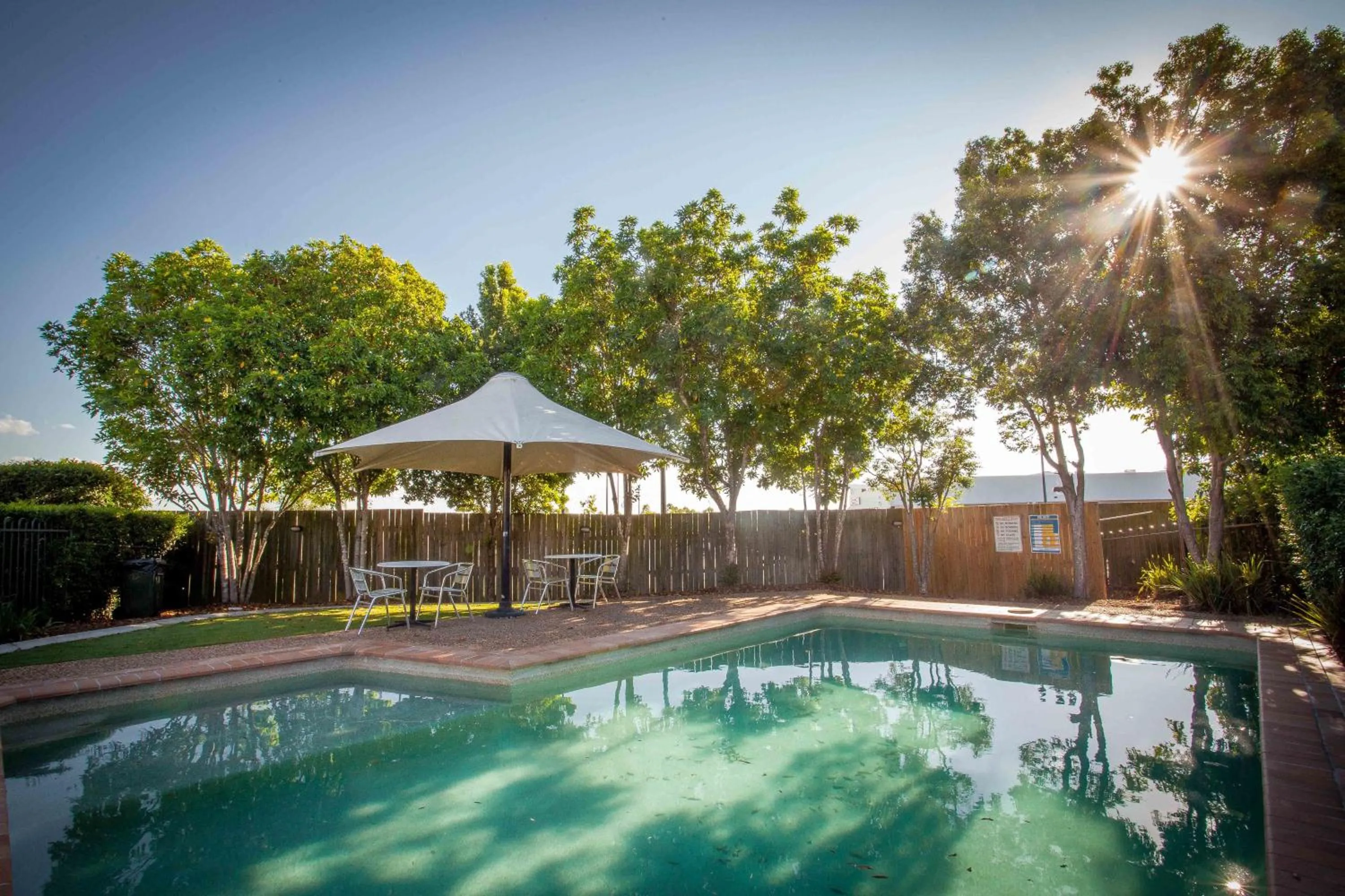 Swimming pool in Springwood Motor Inn