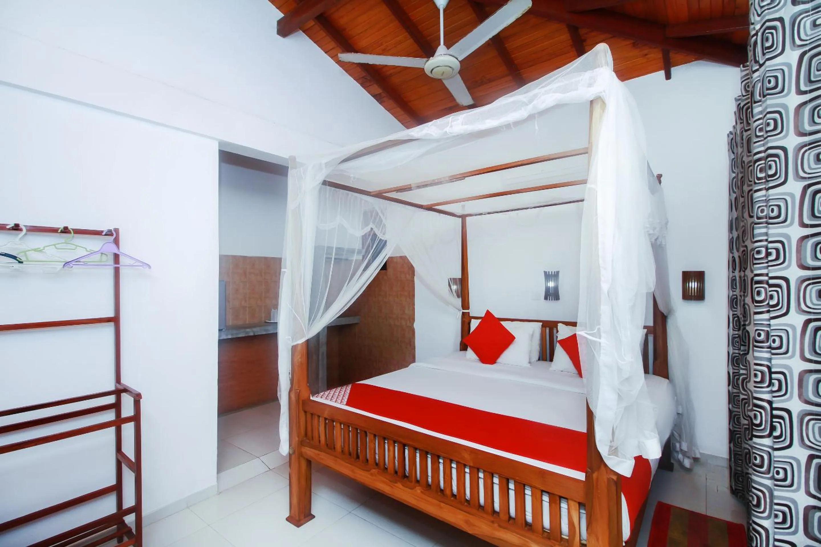 Bedroom, Bed in Happy Night Holiday Inn