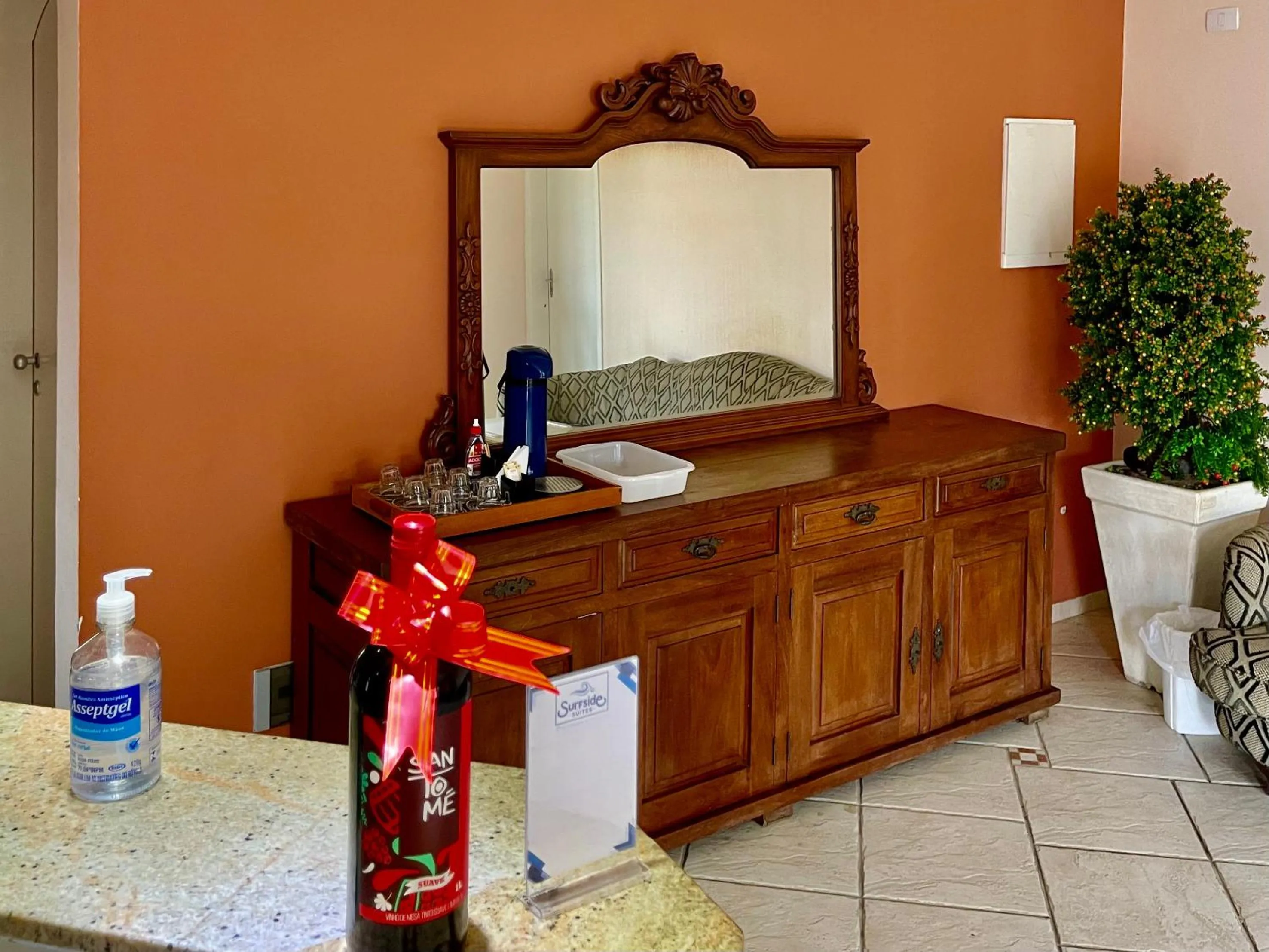 Lobby or reception in Surfside Suites