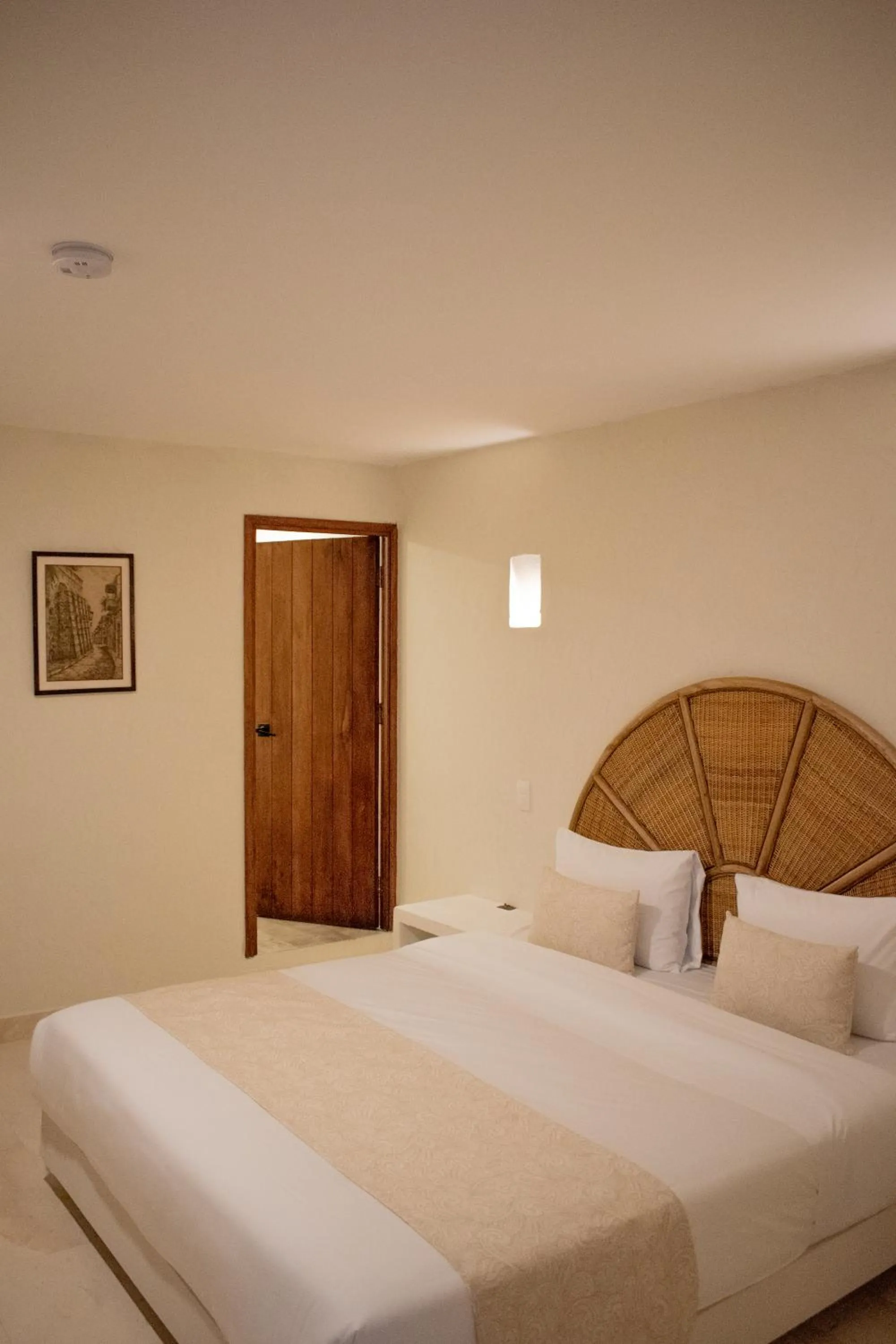 Photo of the whole room, Bed in Casa Noa Colonial Rooms