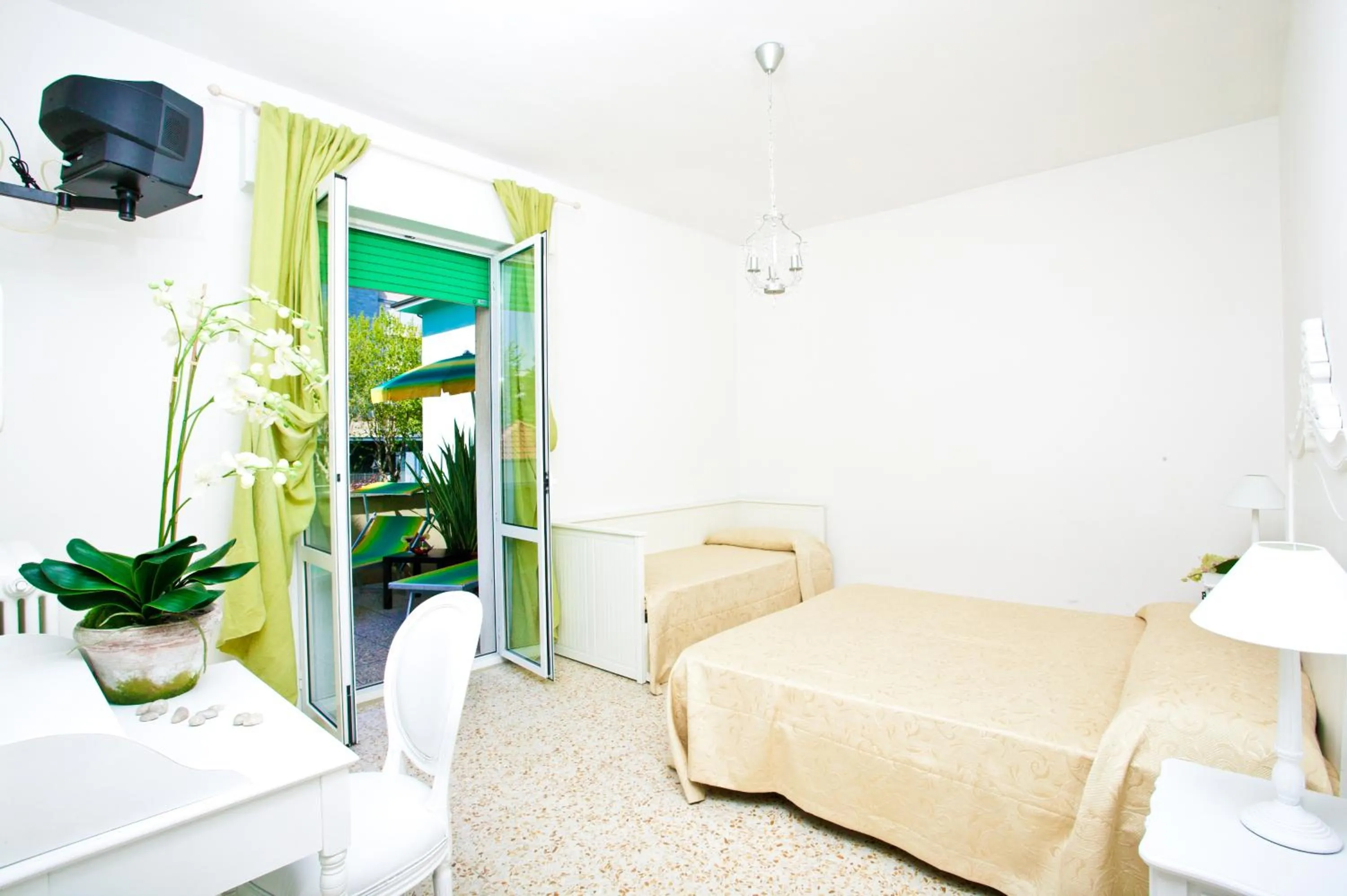 Day, Bed in Hotel Holiday Park