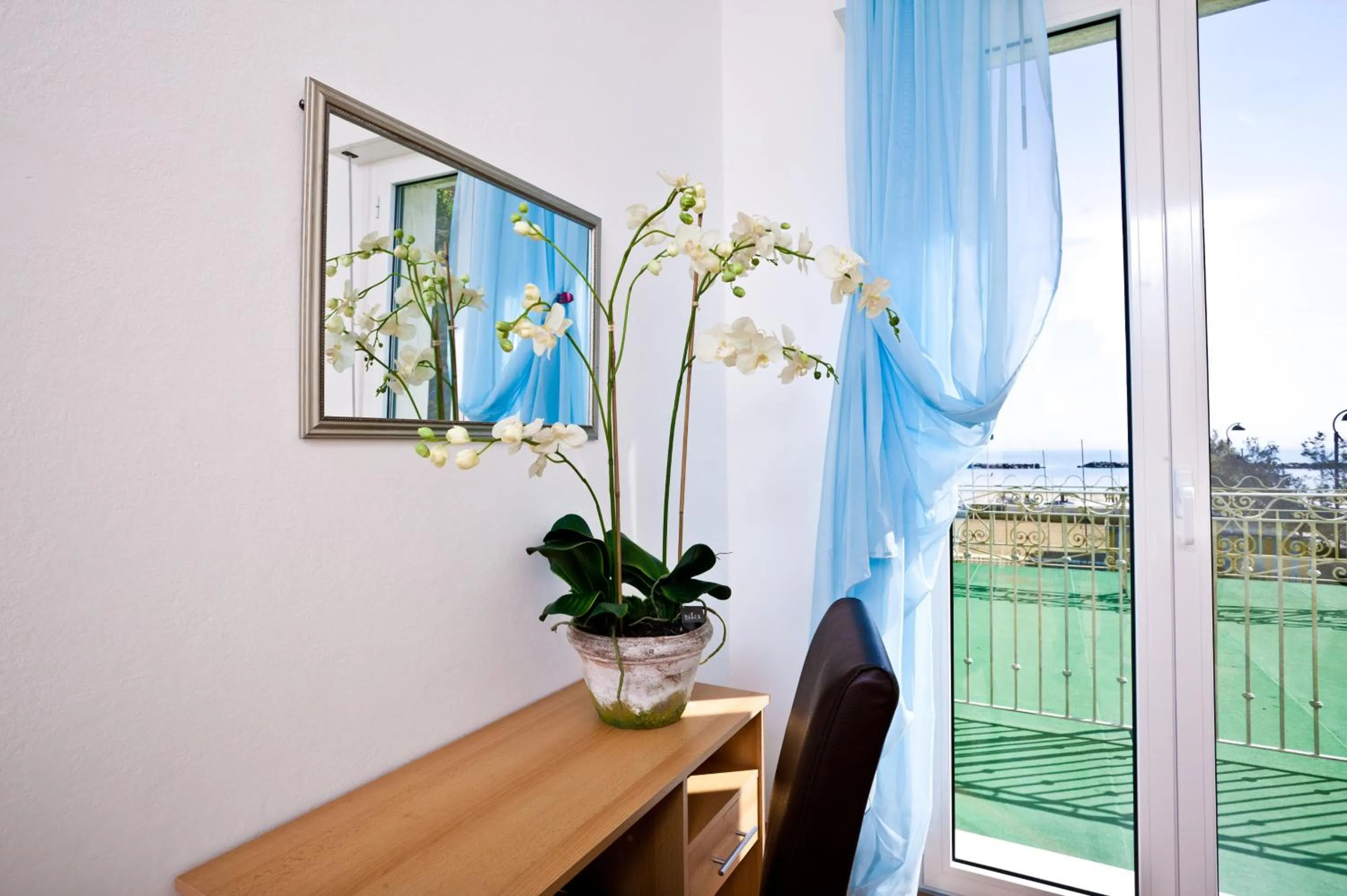 Day in Hotel Holiday Park