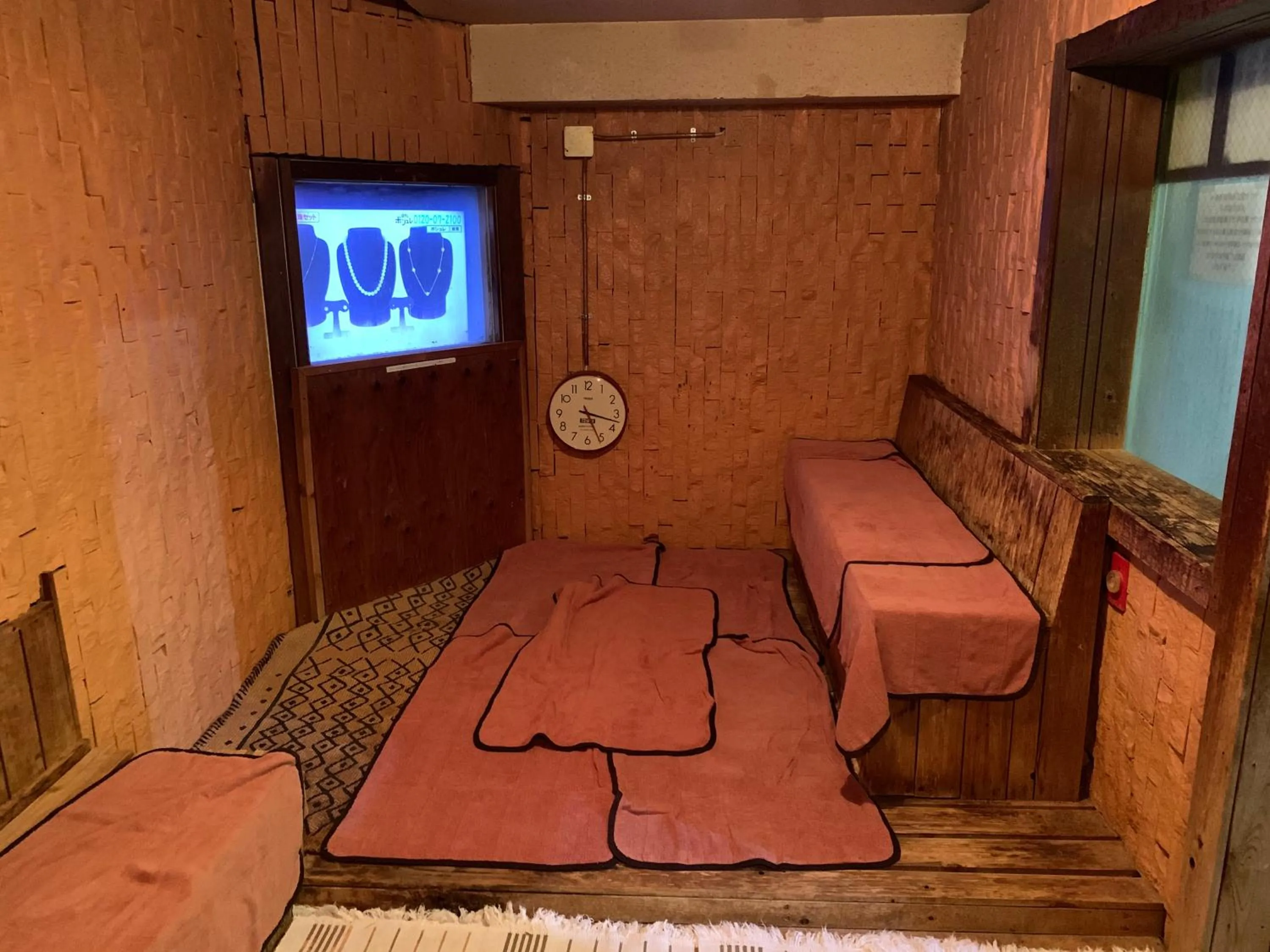 Sauna, Bed in Capsule Hotel 310