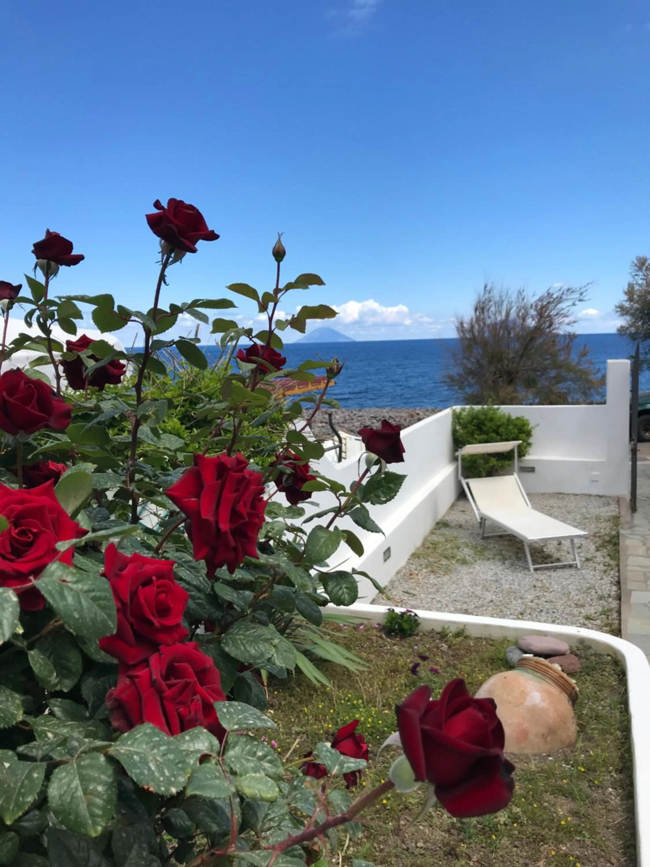 Sea view in B&B La Goletta di Salina