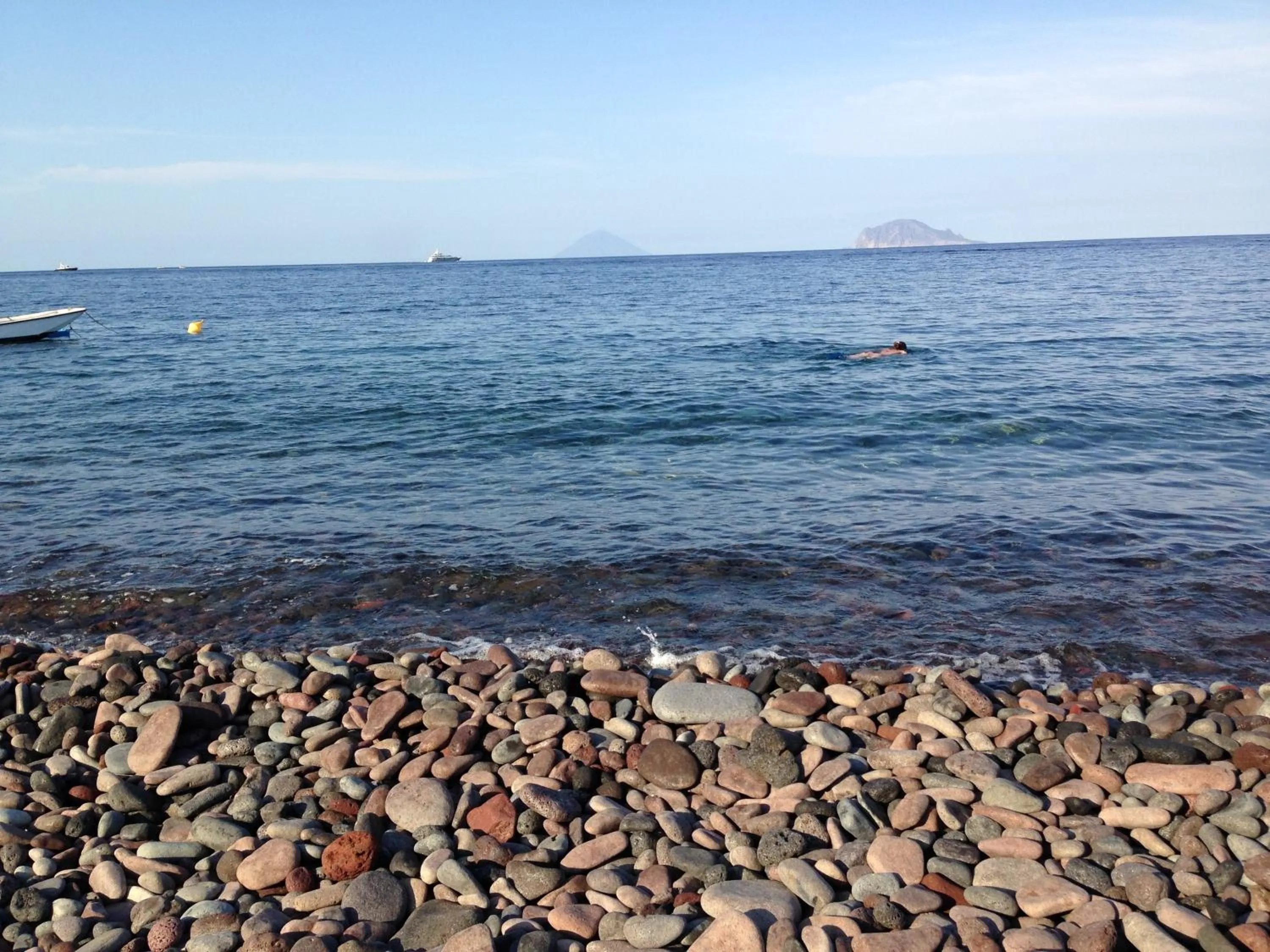 Beach in B&B La Goletta di Salina