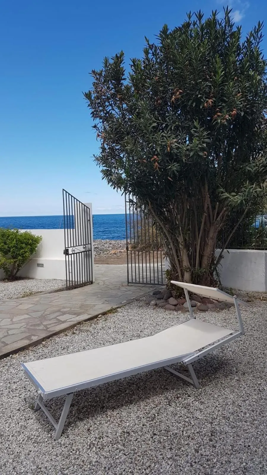 Beach in B&B La Goletta di Salina