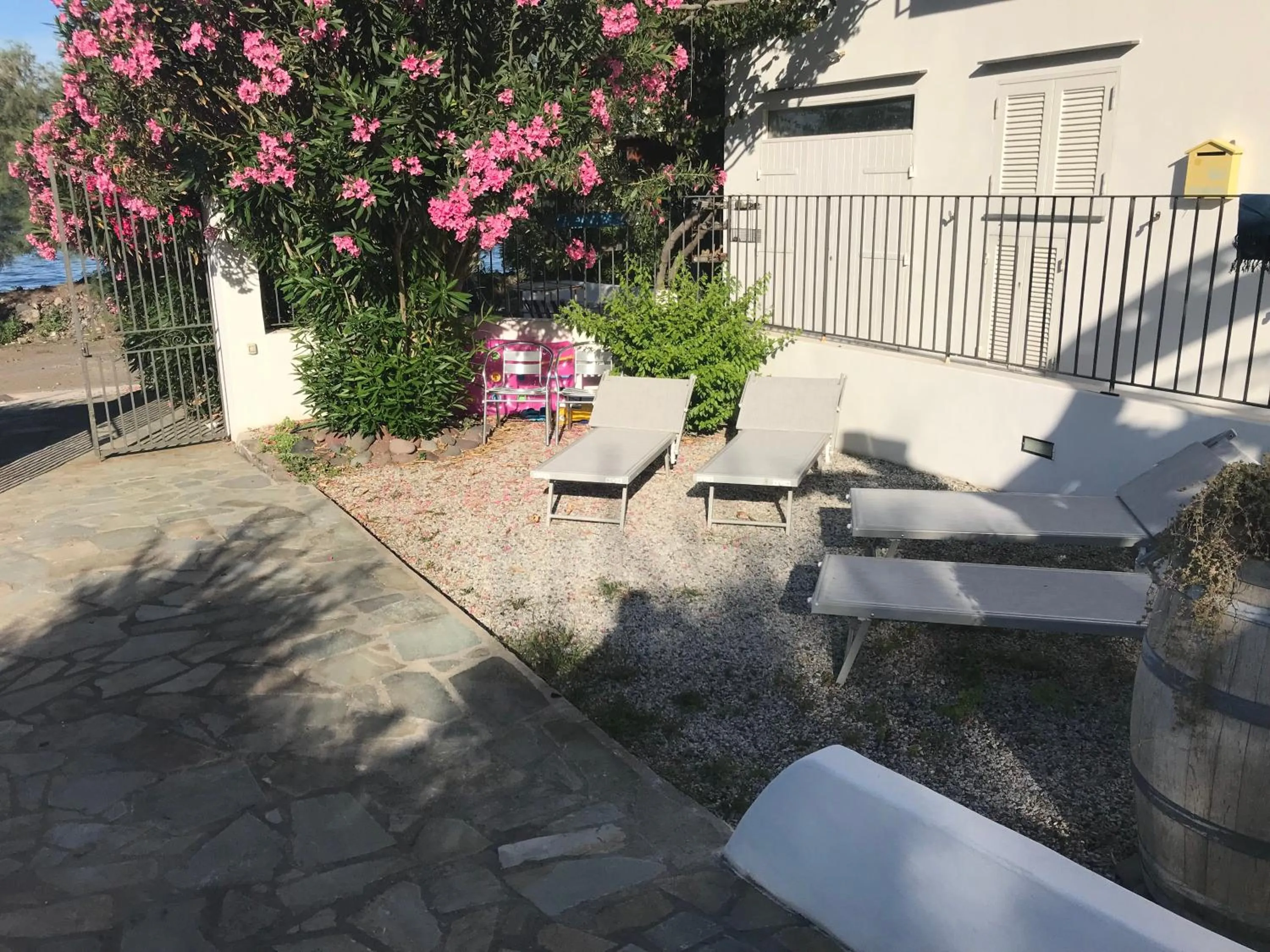 Garden view in B&B La Goletta di Salina