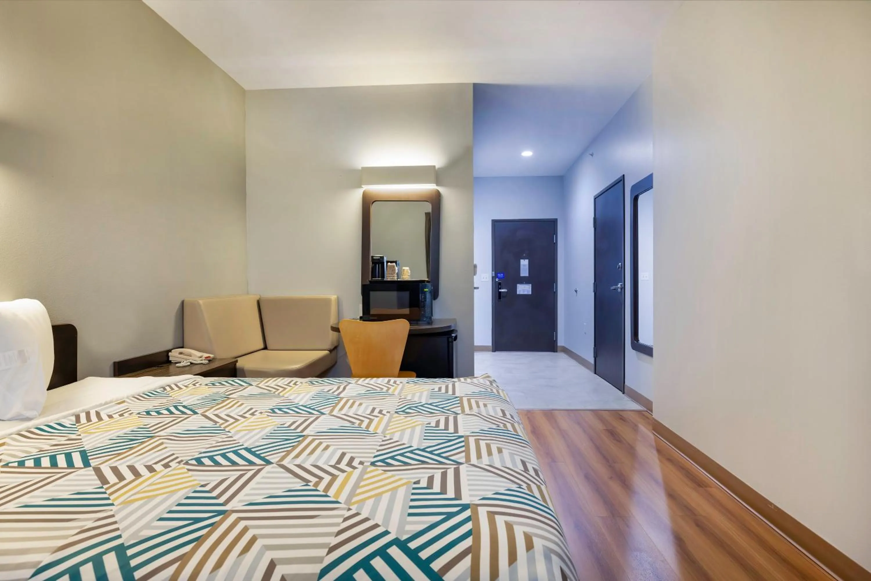 Bedroom, Bed in Studio 6 Suites Texas City, TX I 45 South