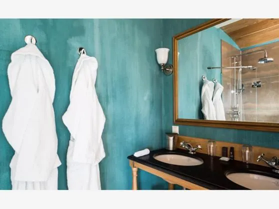 Bathroom in Suitehotel Posthoorn