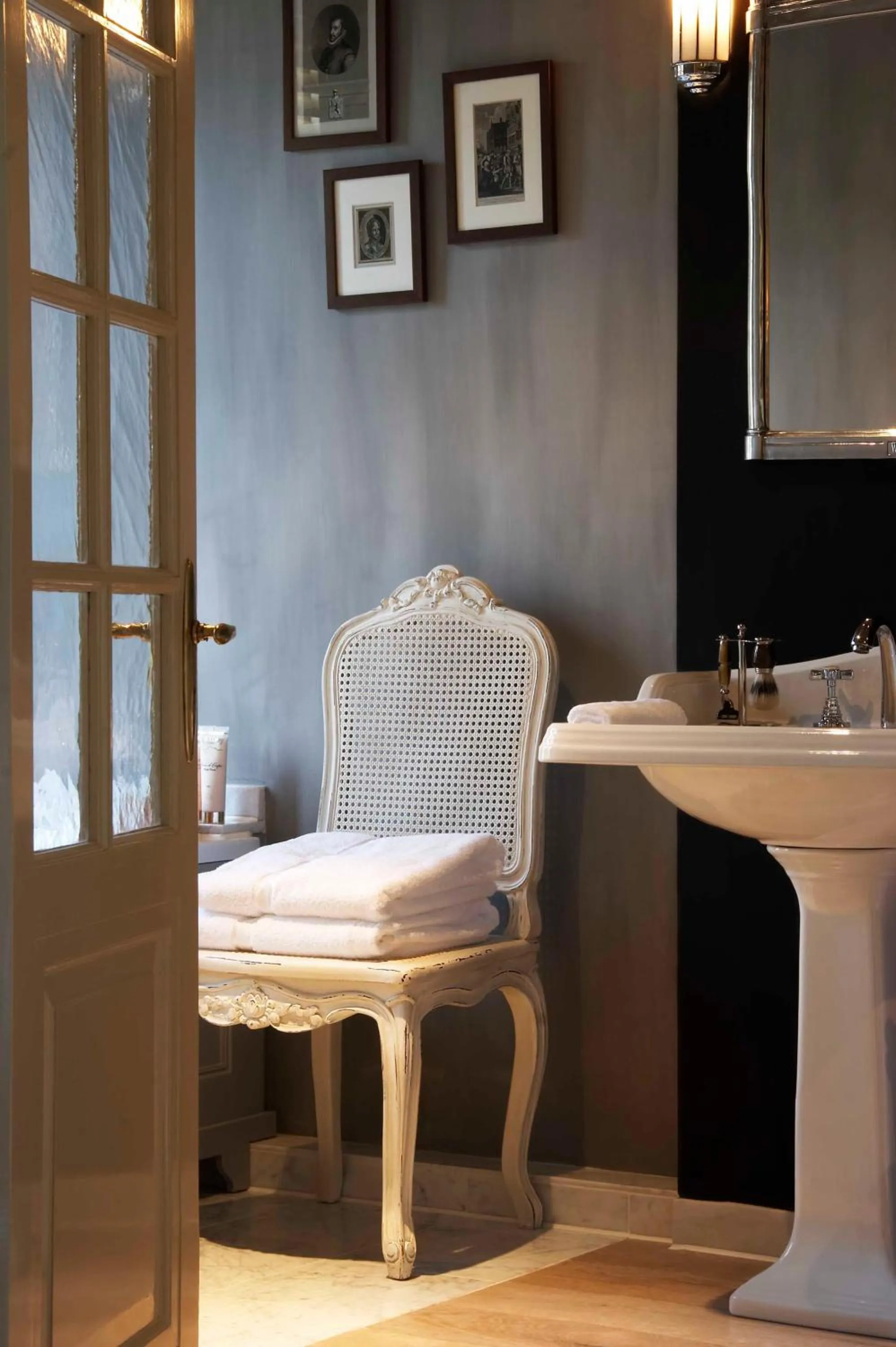 Bathroom in Suitehotel Posthoorn