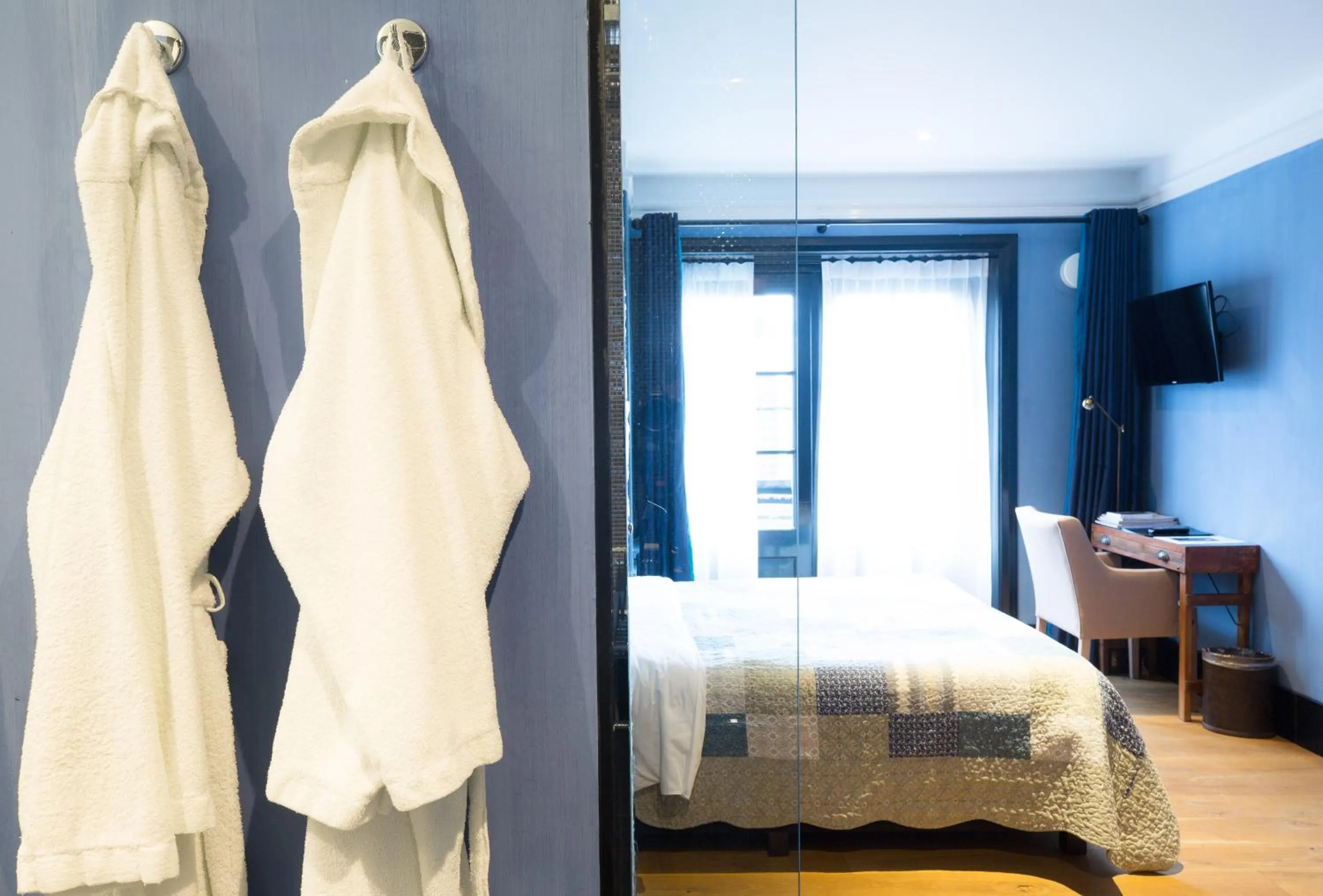 Photo of the whole room, Bed in Suitehotel Posthoorn