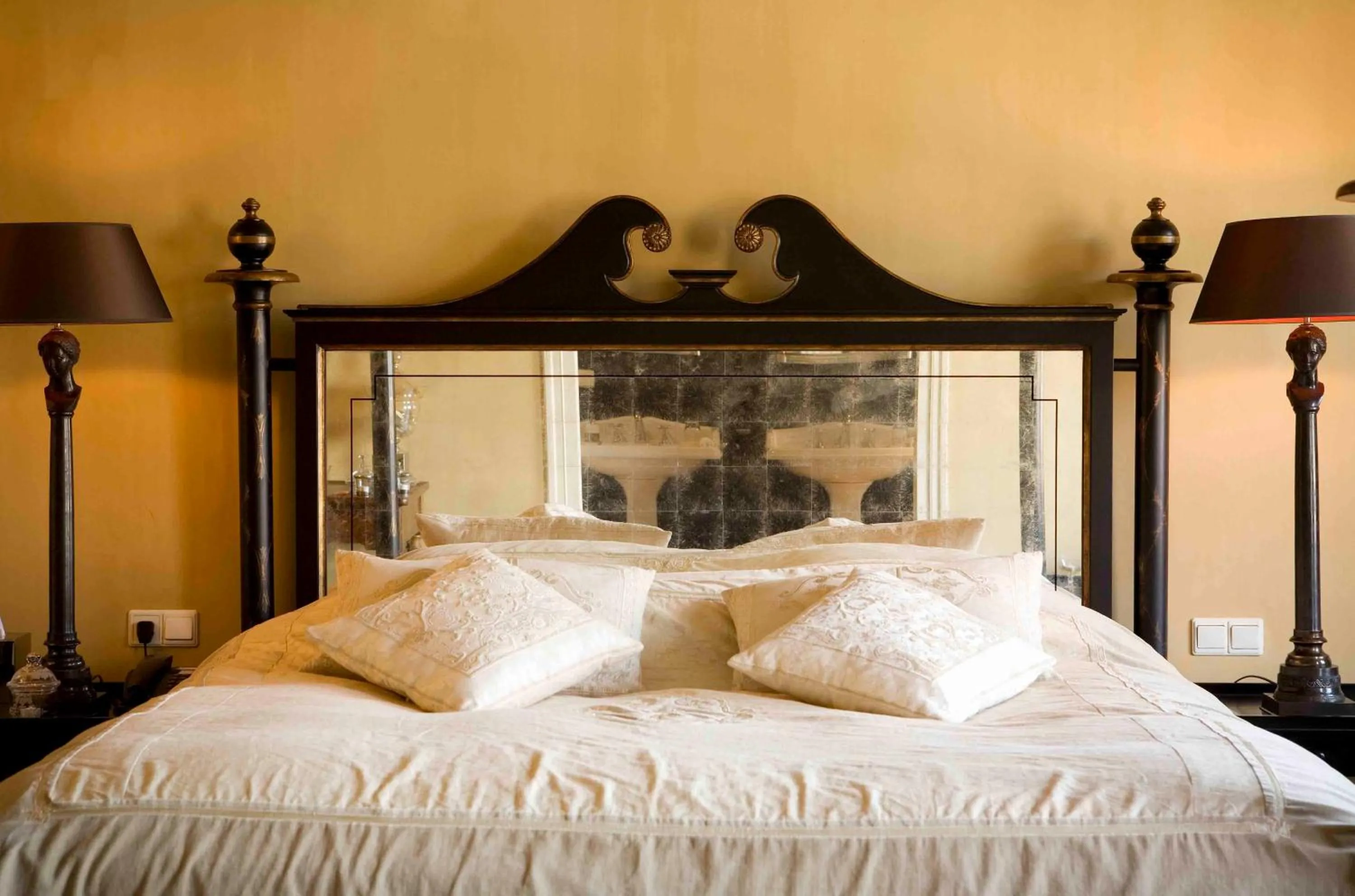 Bed in Suitehotel Posthoorn