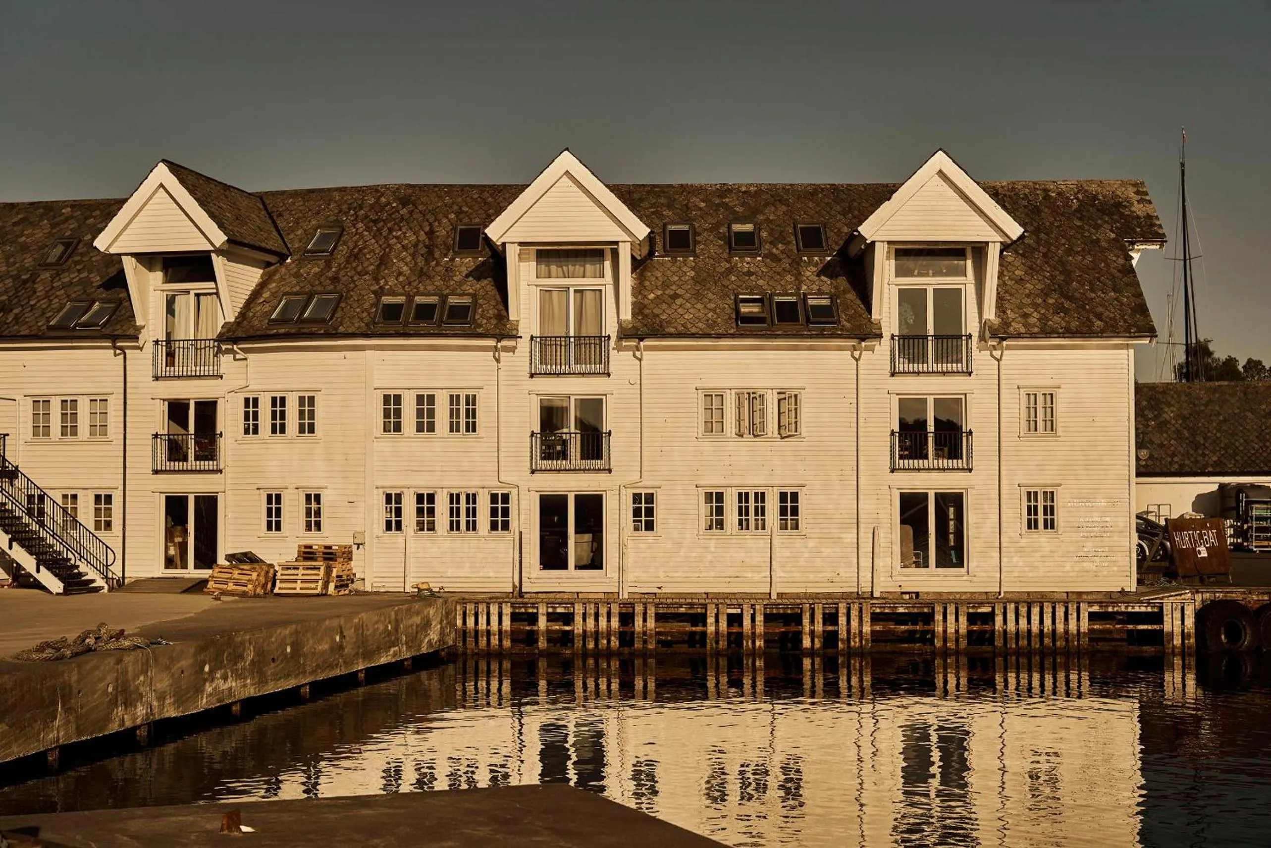 Property building in Bekkjarvik Gjestgiveri