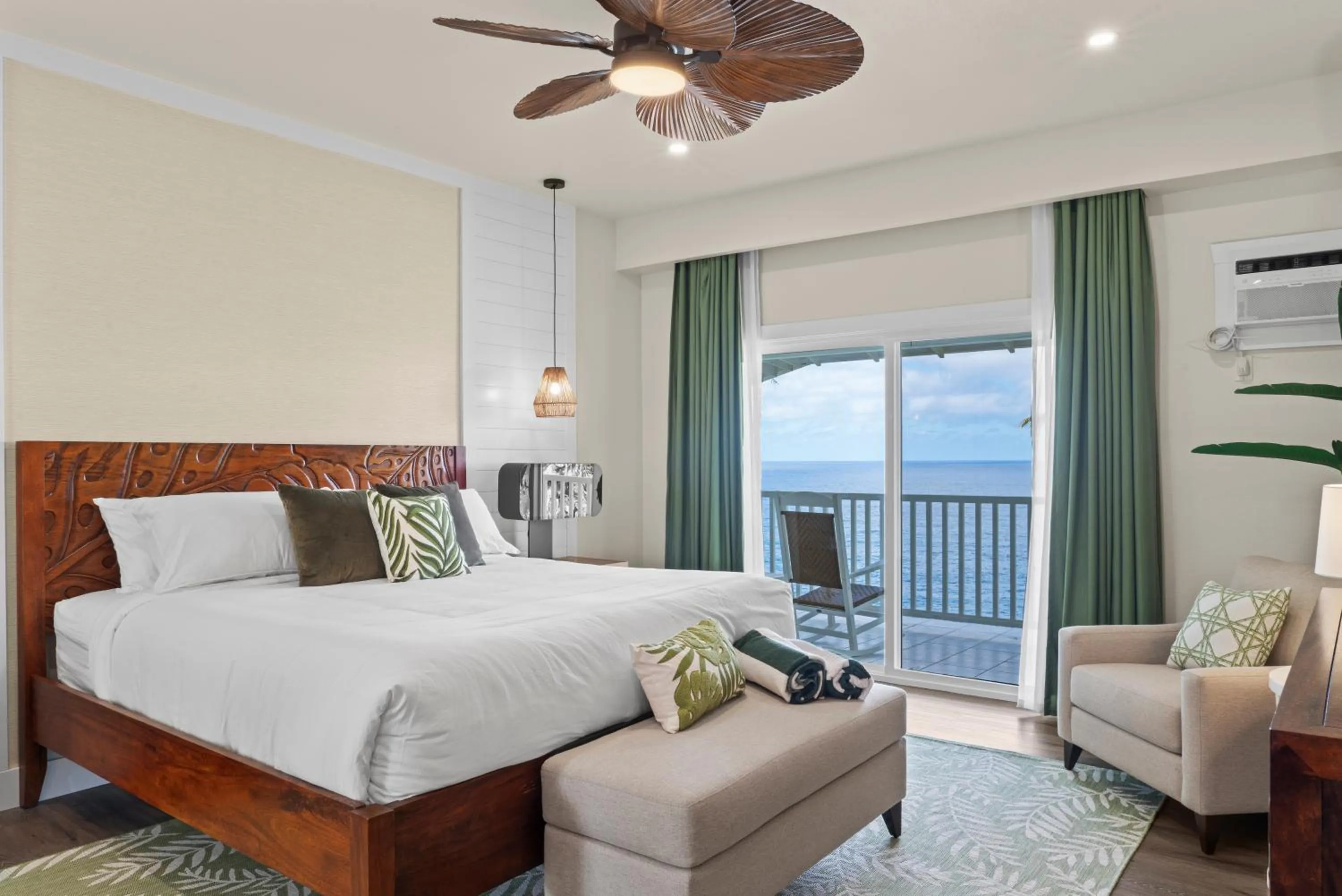 Bed in Hamakua Hotel