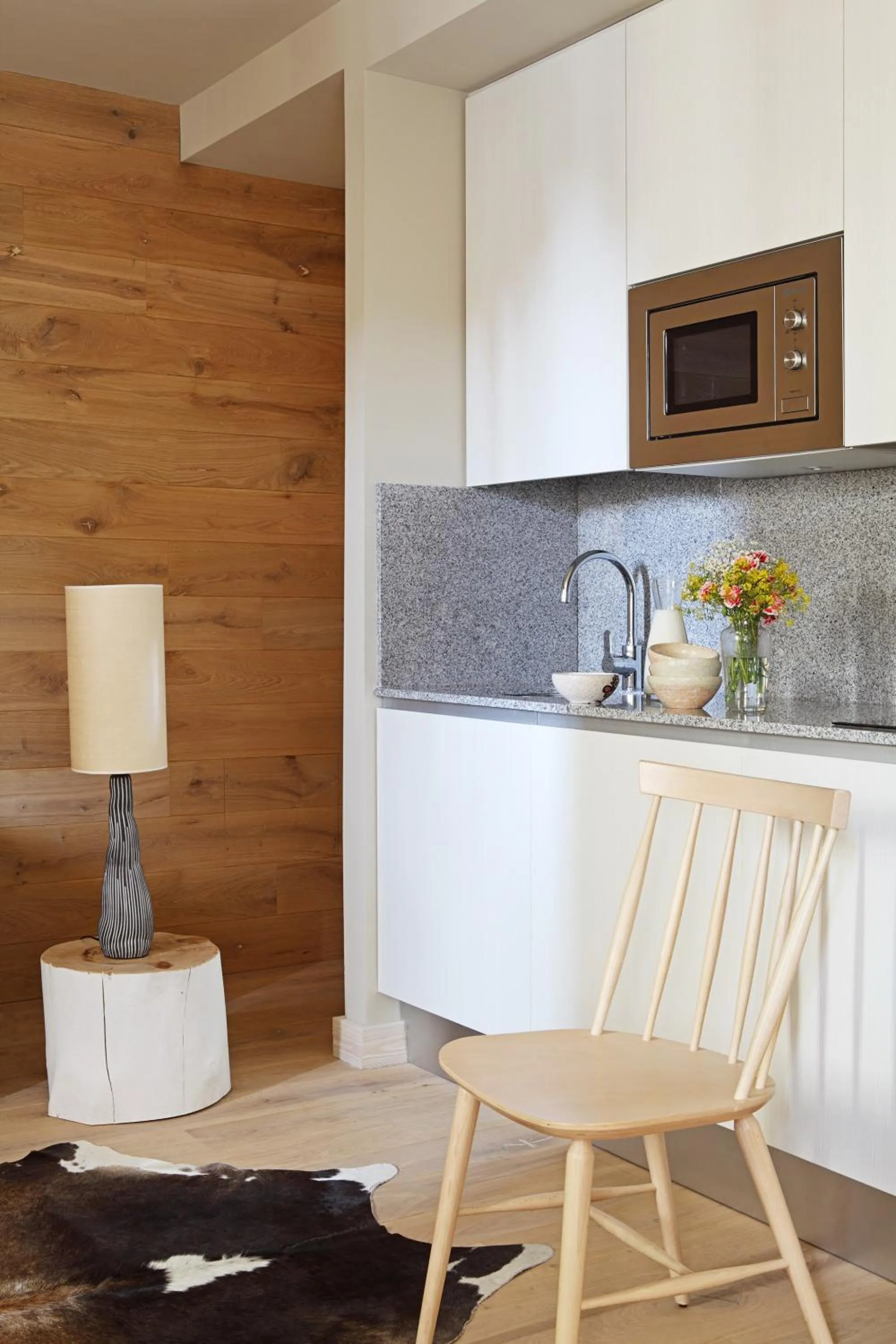 Kitchen or kitchenette in Artesa Suites & Spa