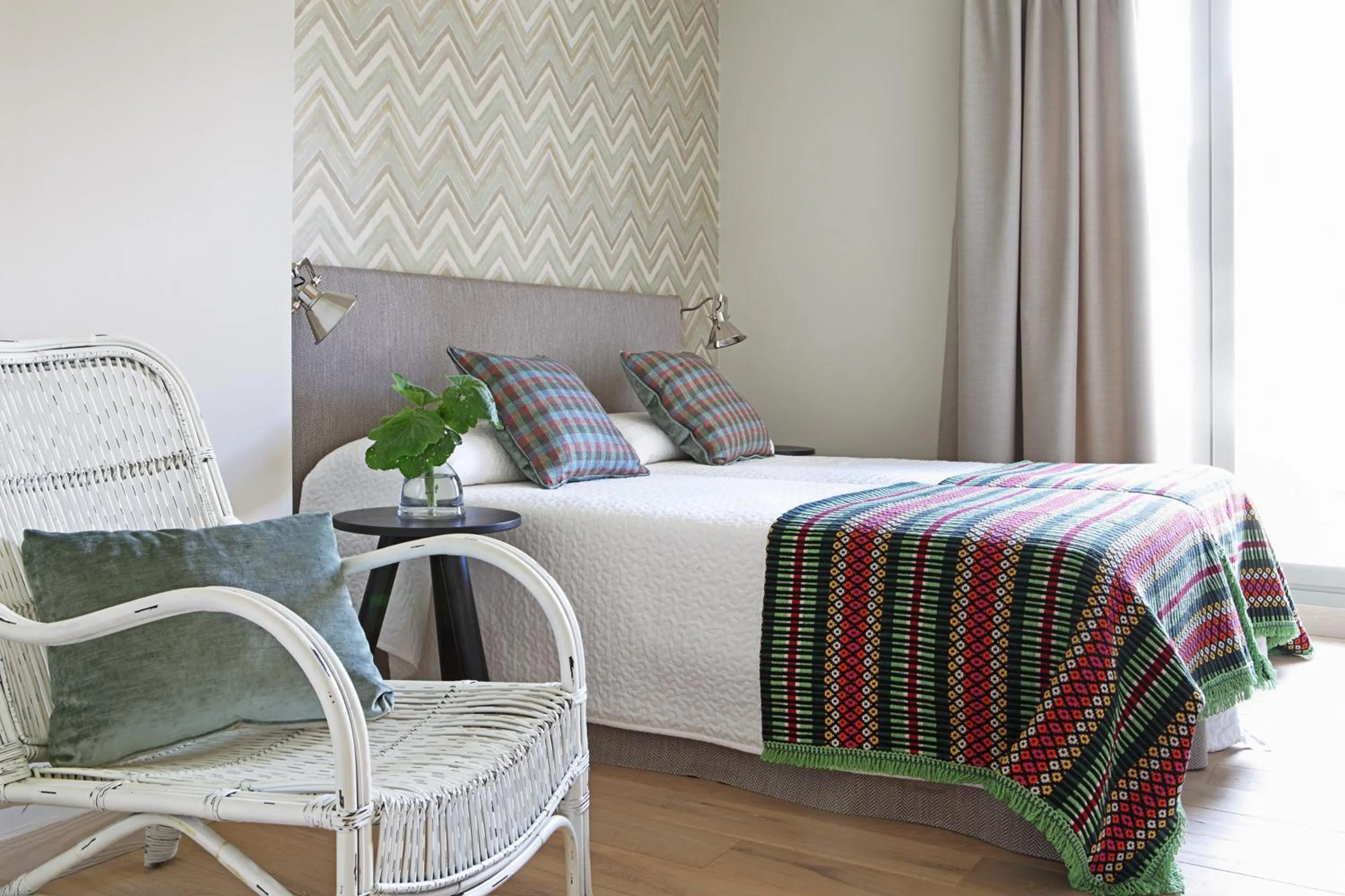 Bedroom, Bed in Artesa Suites & Spa