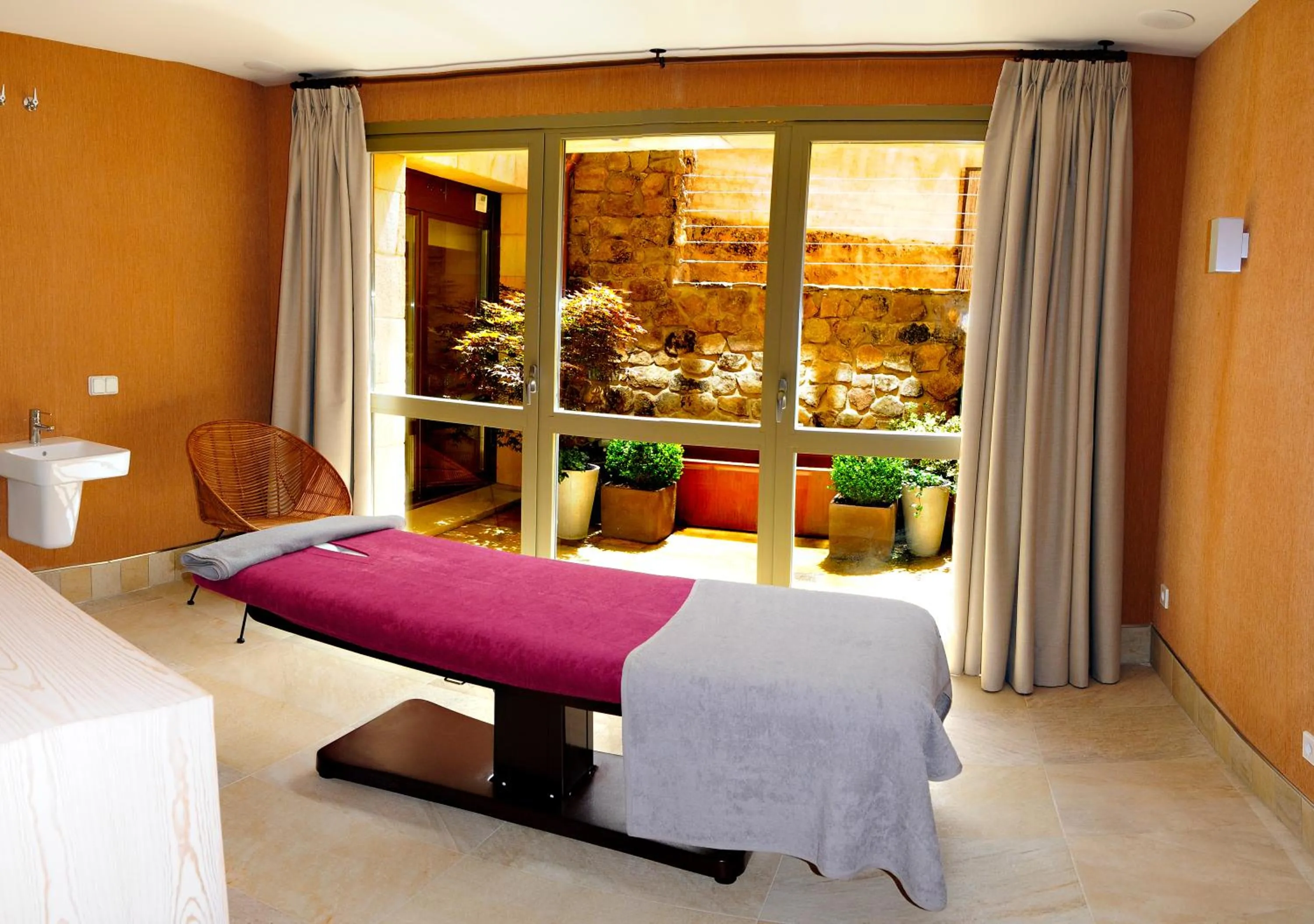 Spa and wellness centre/facilities in Artesa Suites & Spa