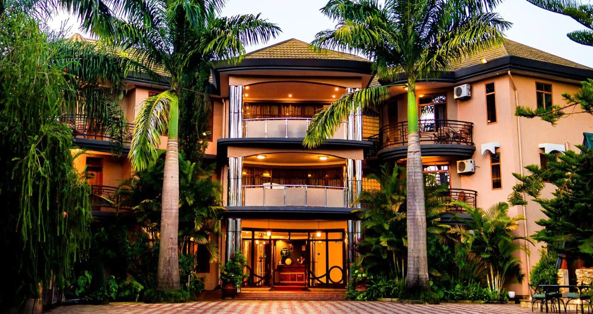 Facade/entrance in Nejobugg Palace Hotel