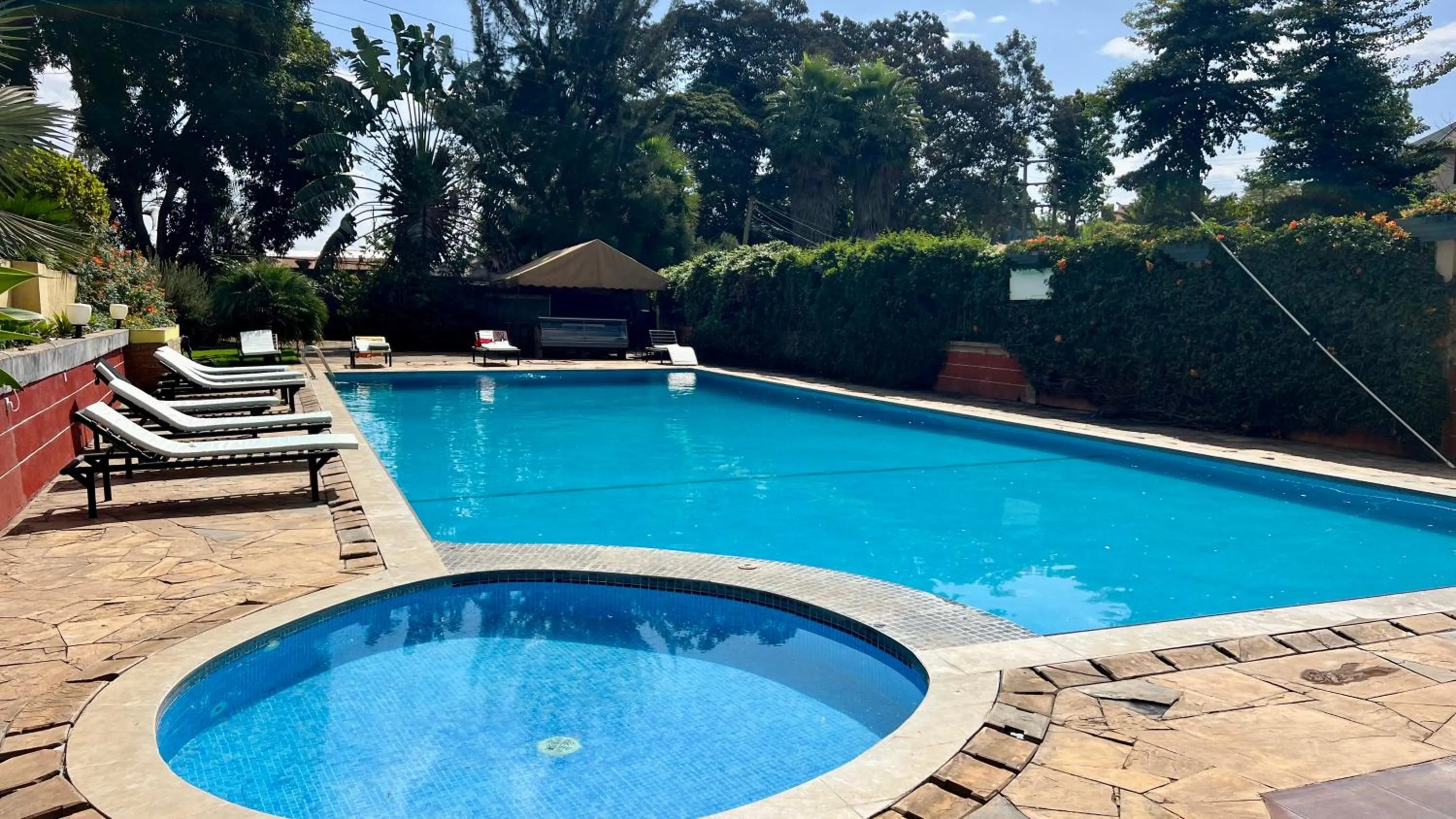 Day in Nejobugg Palace Hotel