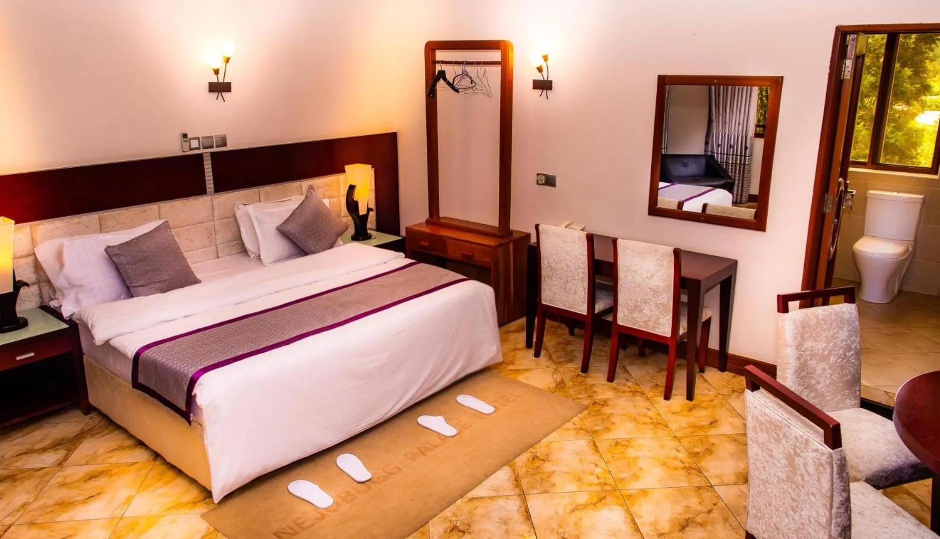 Bed in Nejobugg Palace Hotel