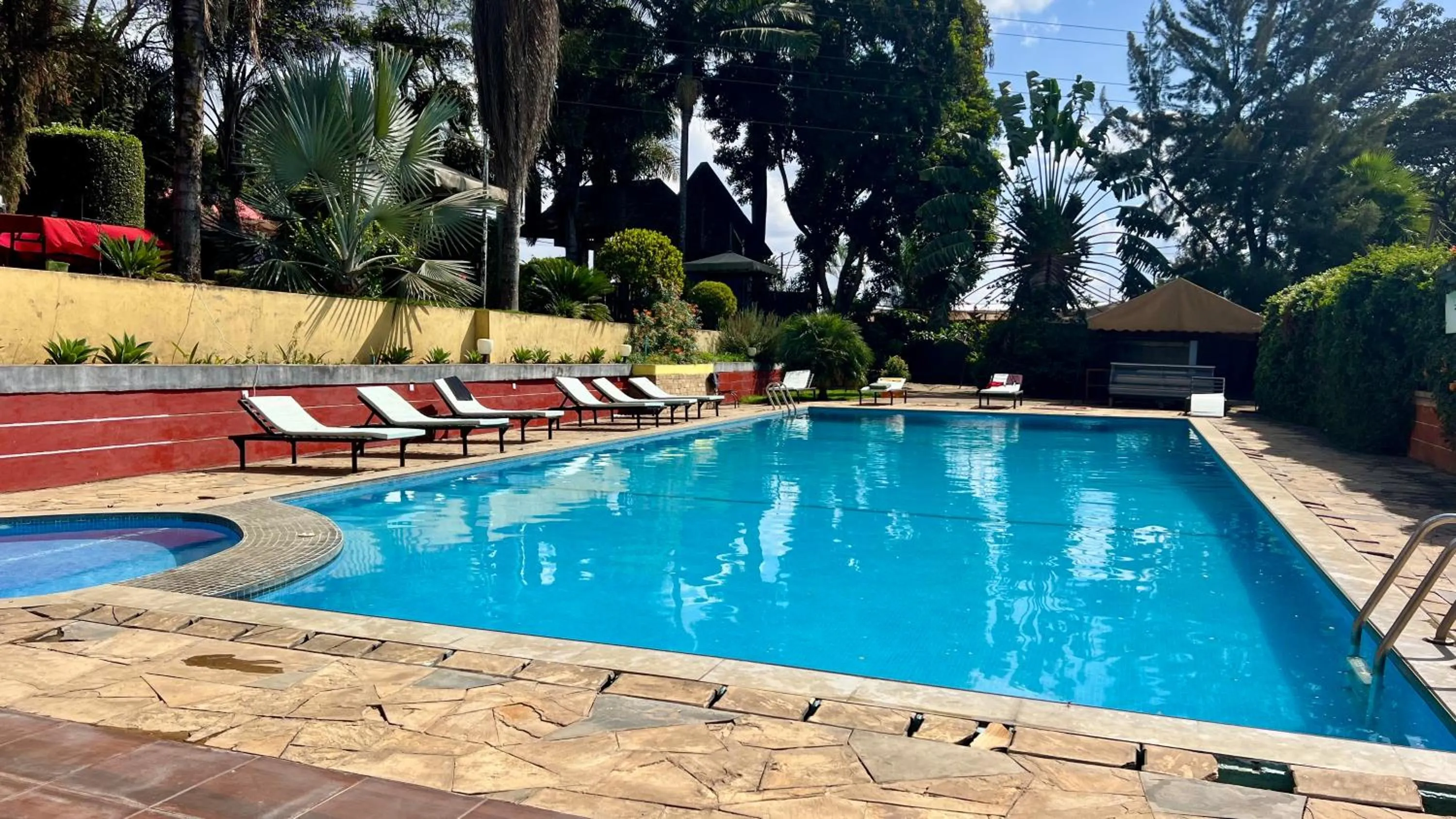 Day in Nejobugg Palace Hotel