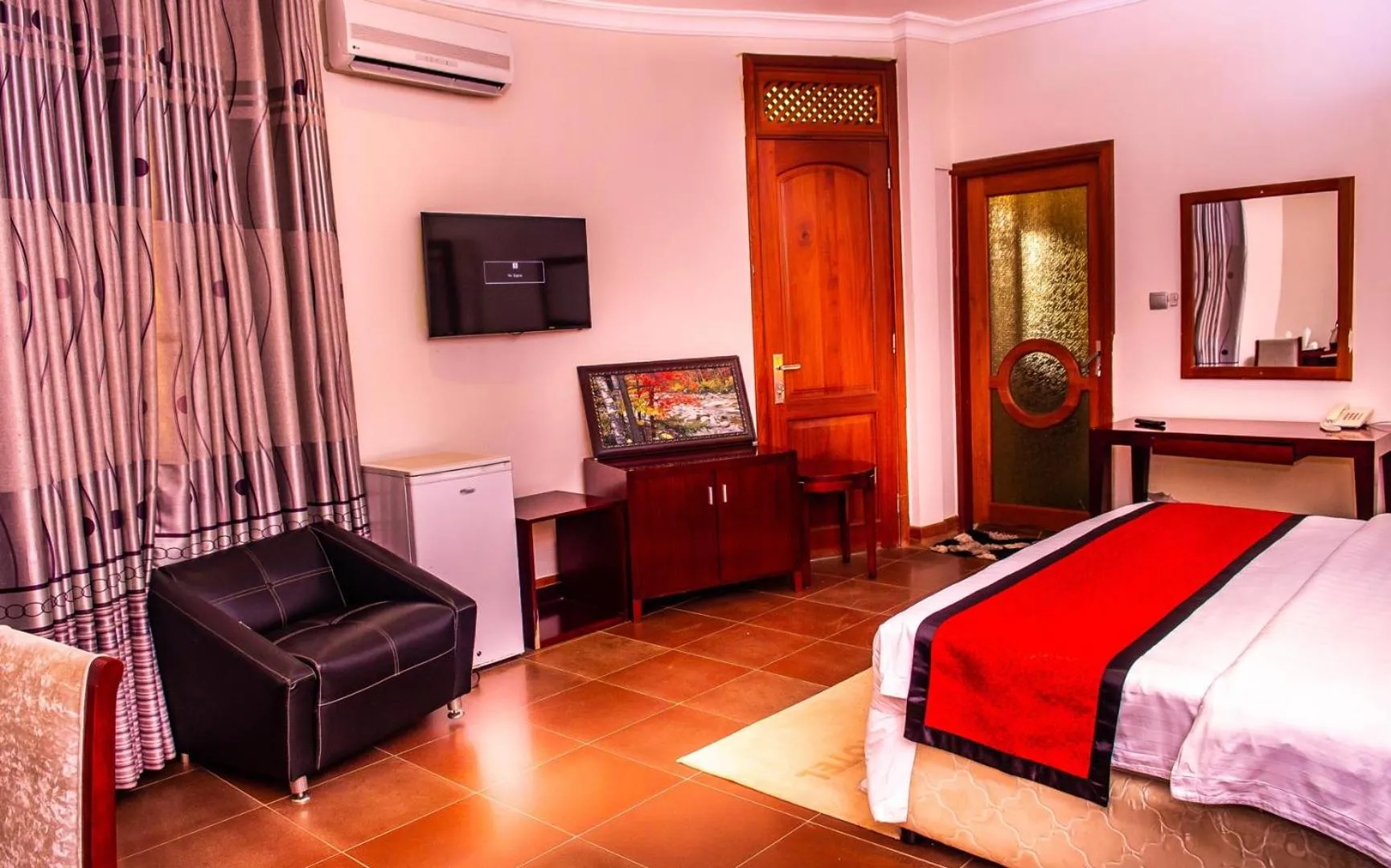 TV and multimedia, Bed in Nejobugg Palace Hotel