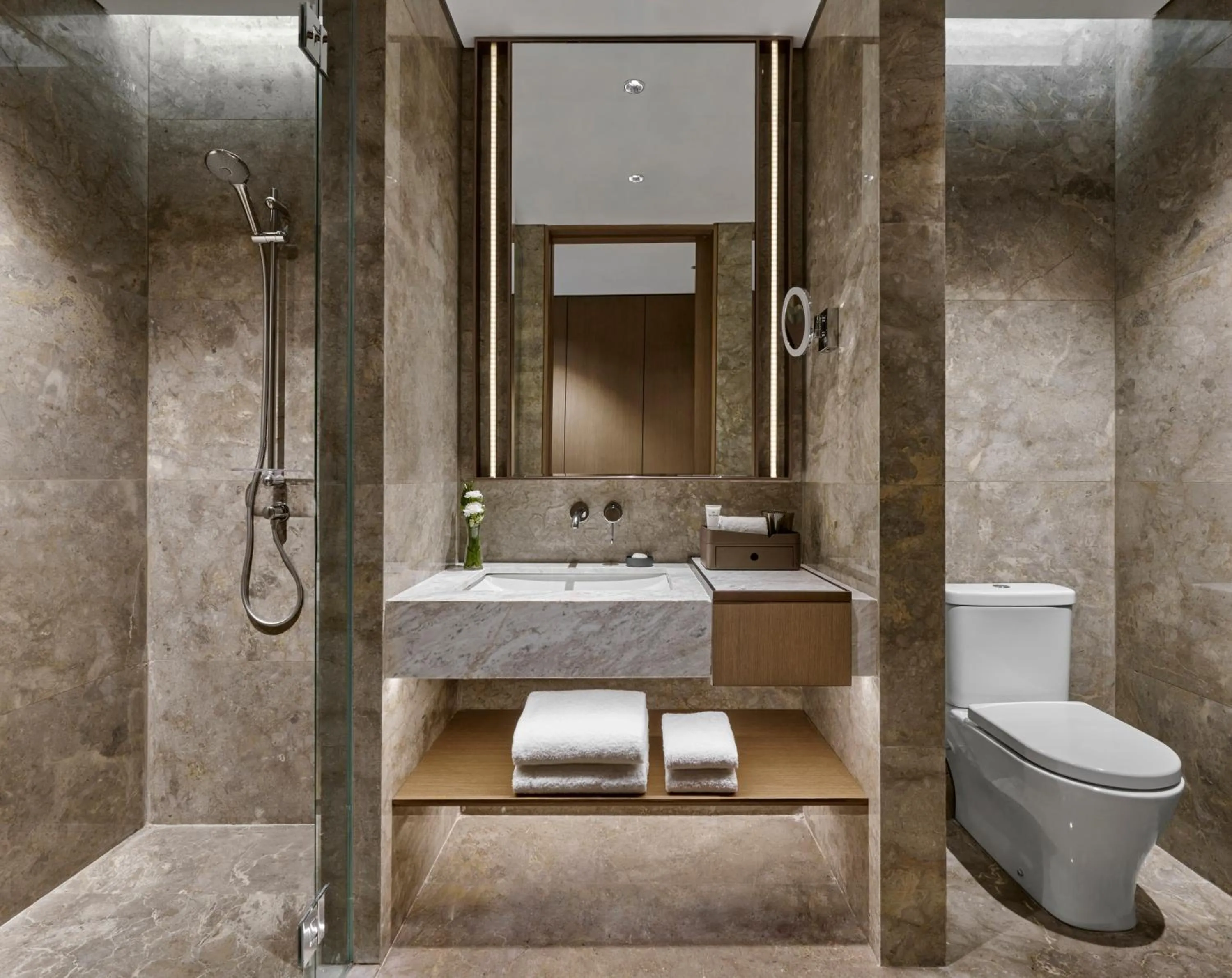 Shower in Pan Pacific Jakarta