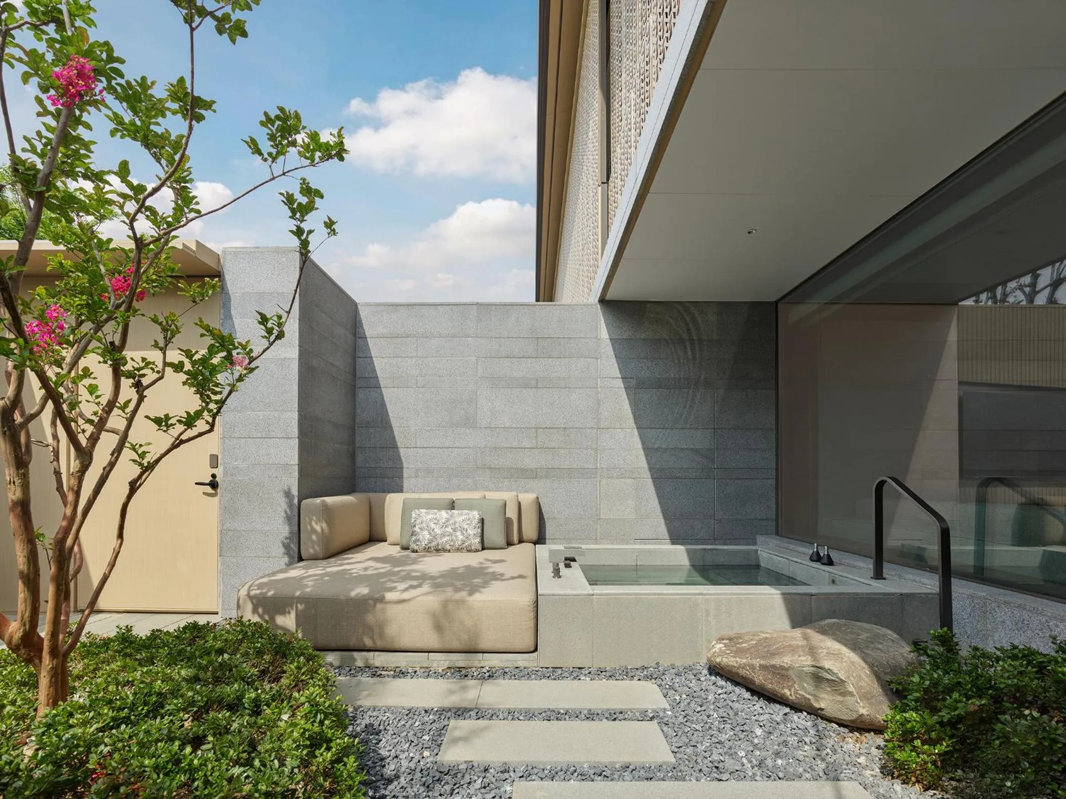 Open Air Bath in Banyan Tree Suzhou Shishan
