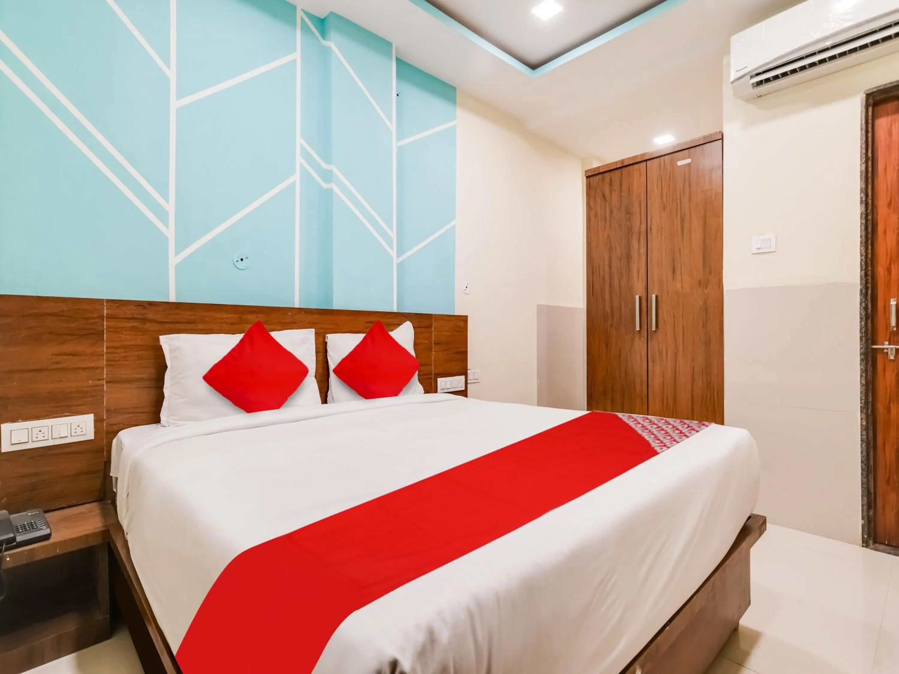 Bedroom, Bed in Hotel Shyam Villa