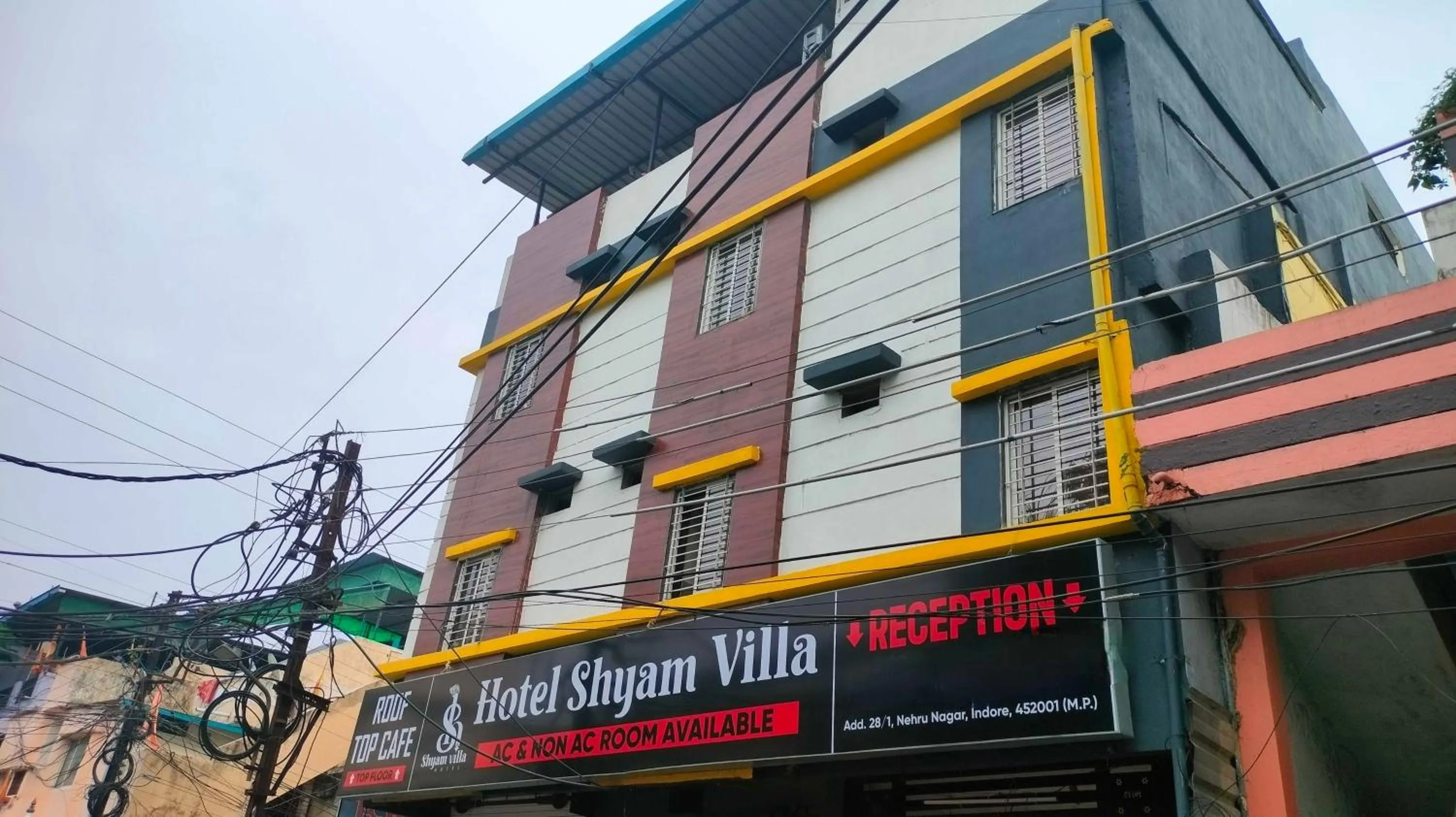 Facade/entrance in Hotel Shyam Villa