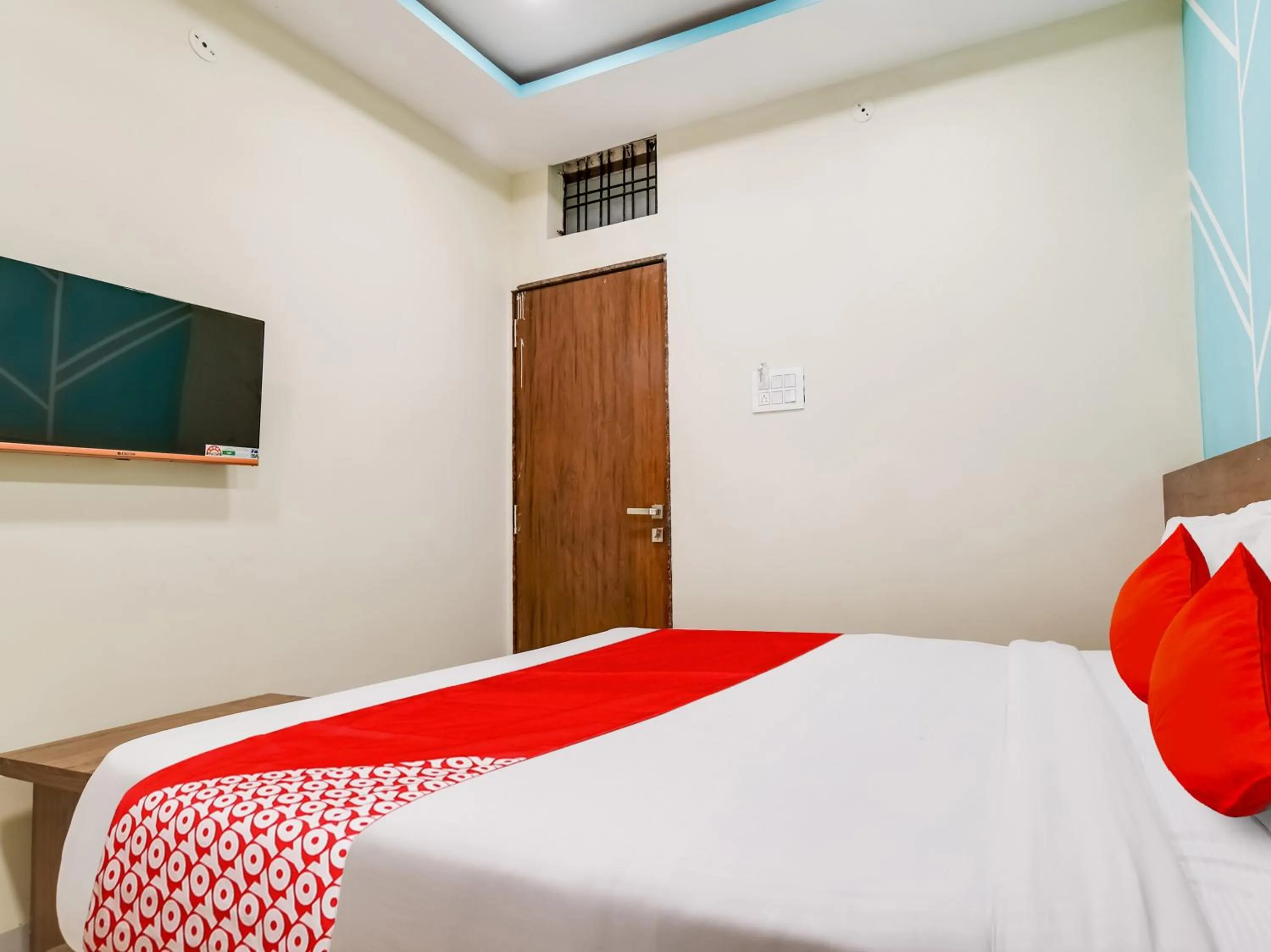 Facade/entrance, Bed in Hotel Shyam Villa